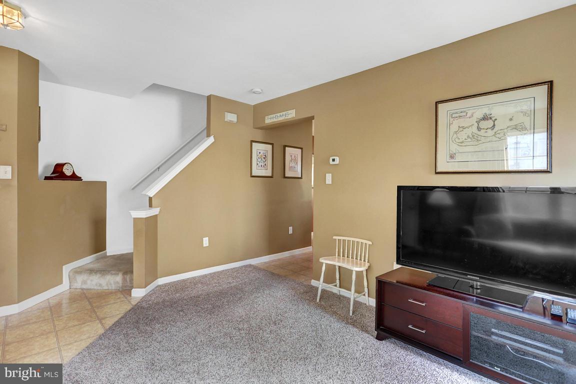 HAMPTON CHASE - Residential