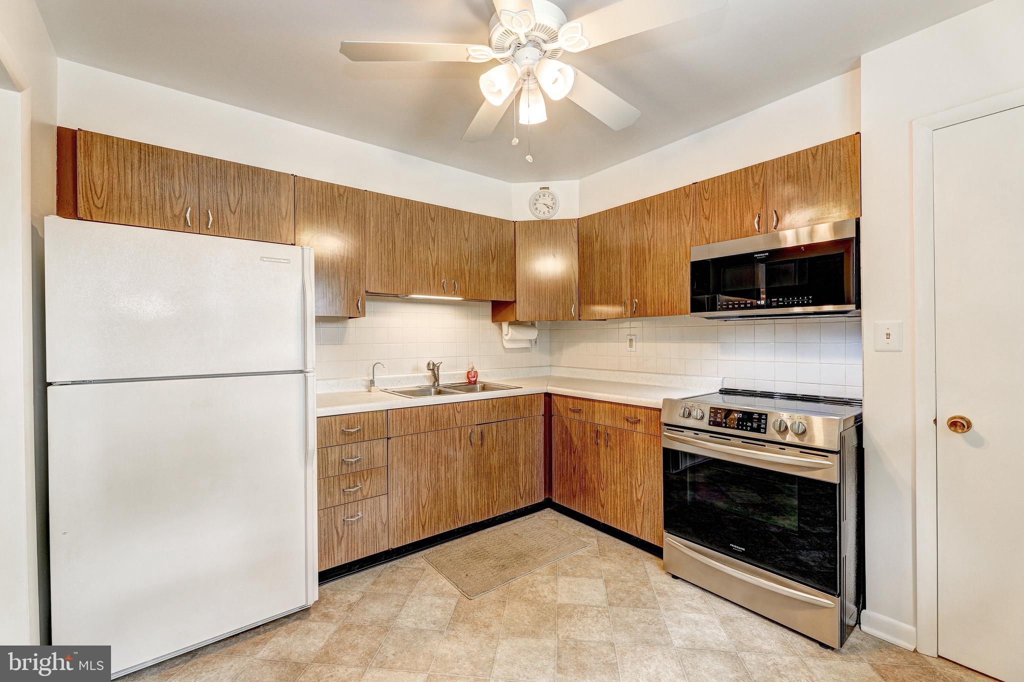 GREENSPRING HILLS - Residential