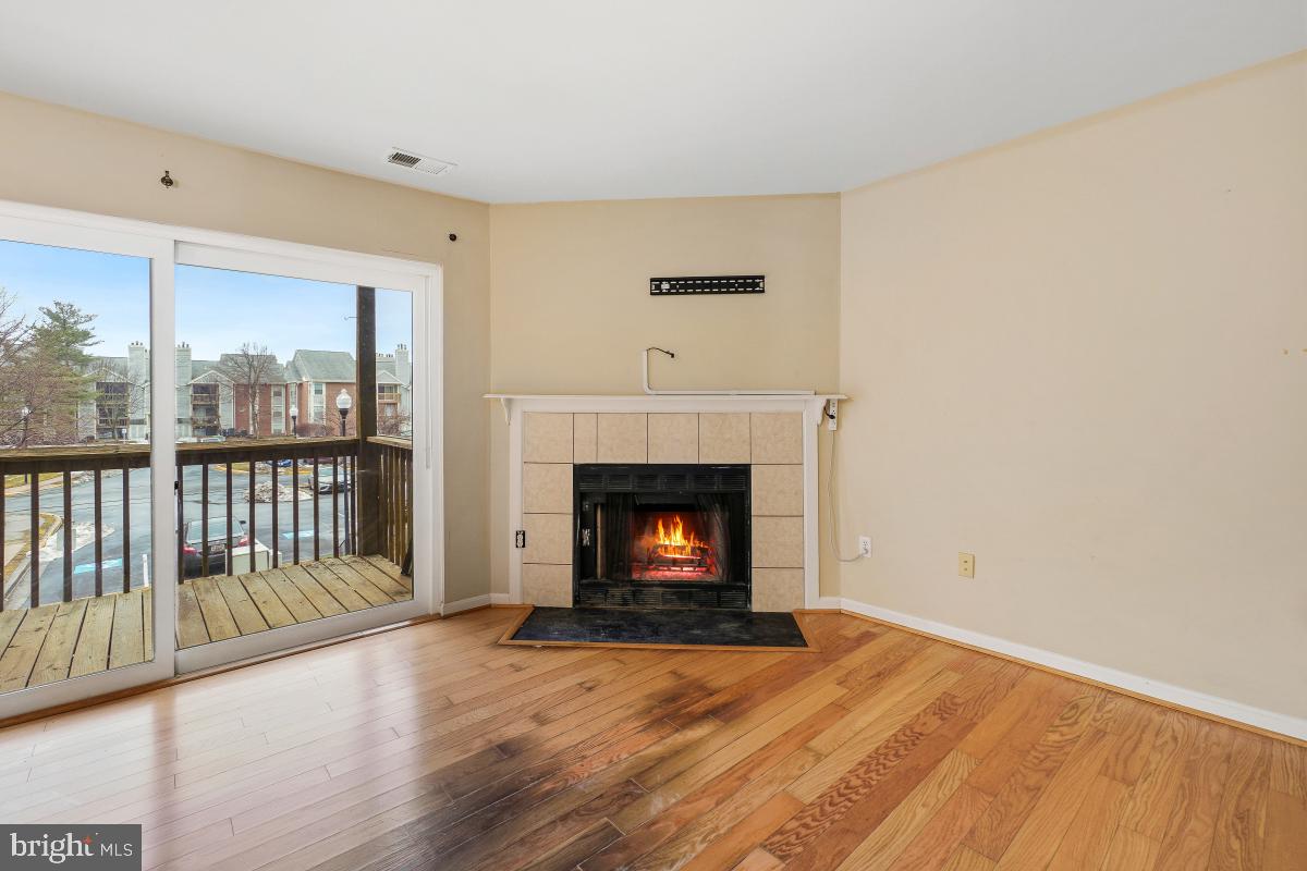 CROMWELL FOUNTAIN - Residential