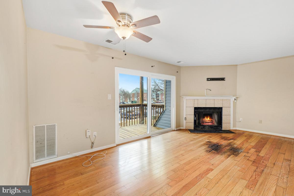 CROMWELL FOUNTAIN - Residential