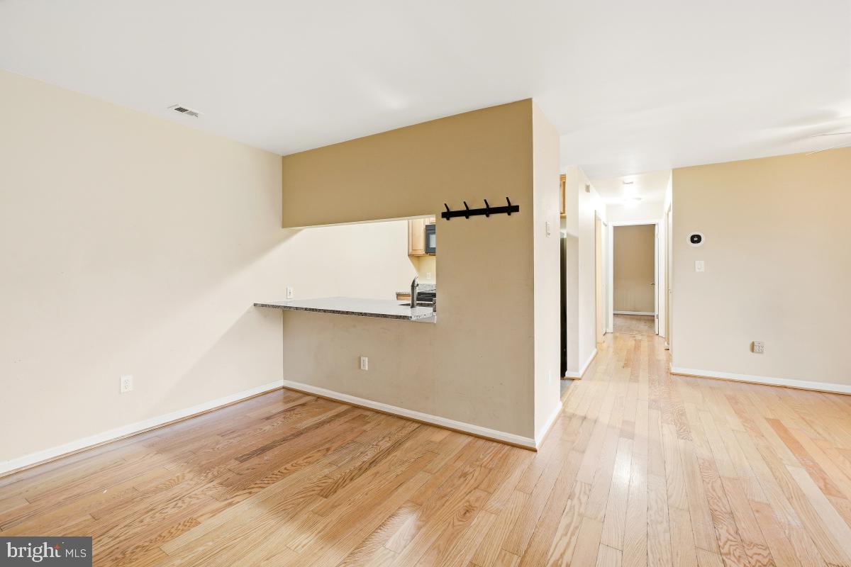 CROMWELL FOUNTAIN - Residential