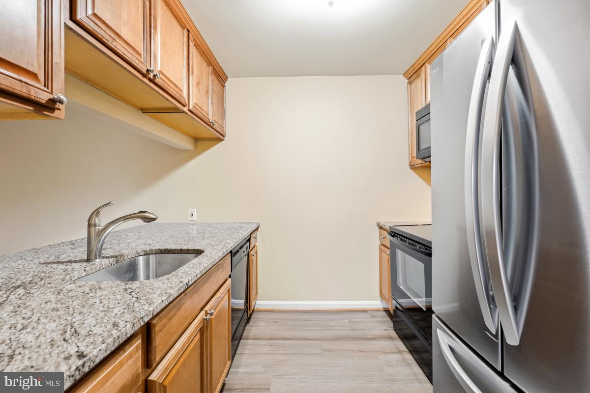 CROMWELL FOUNTAIN - Residential