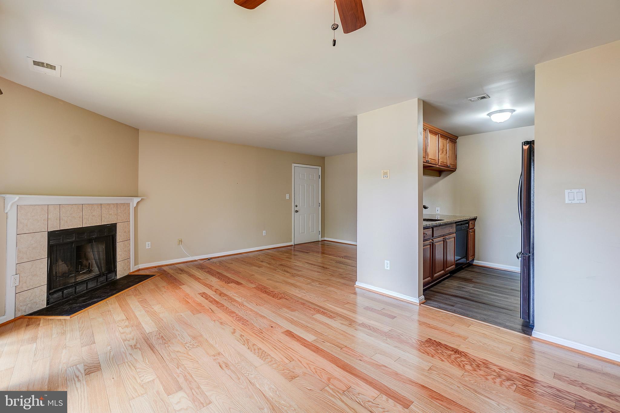 CROMWELL FOUNTAIN - Residential