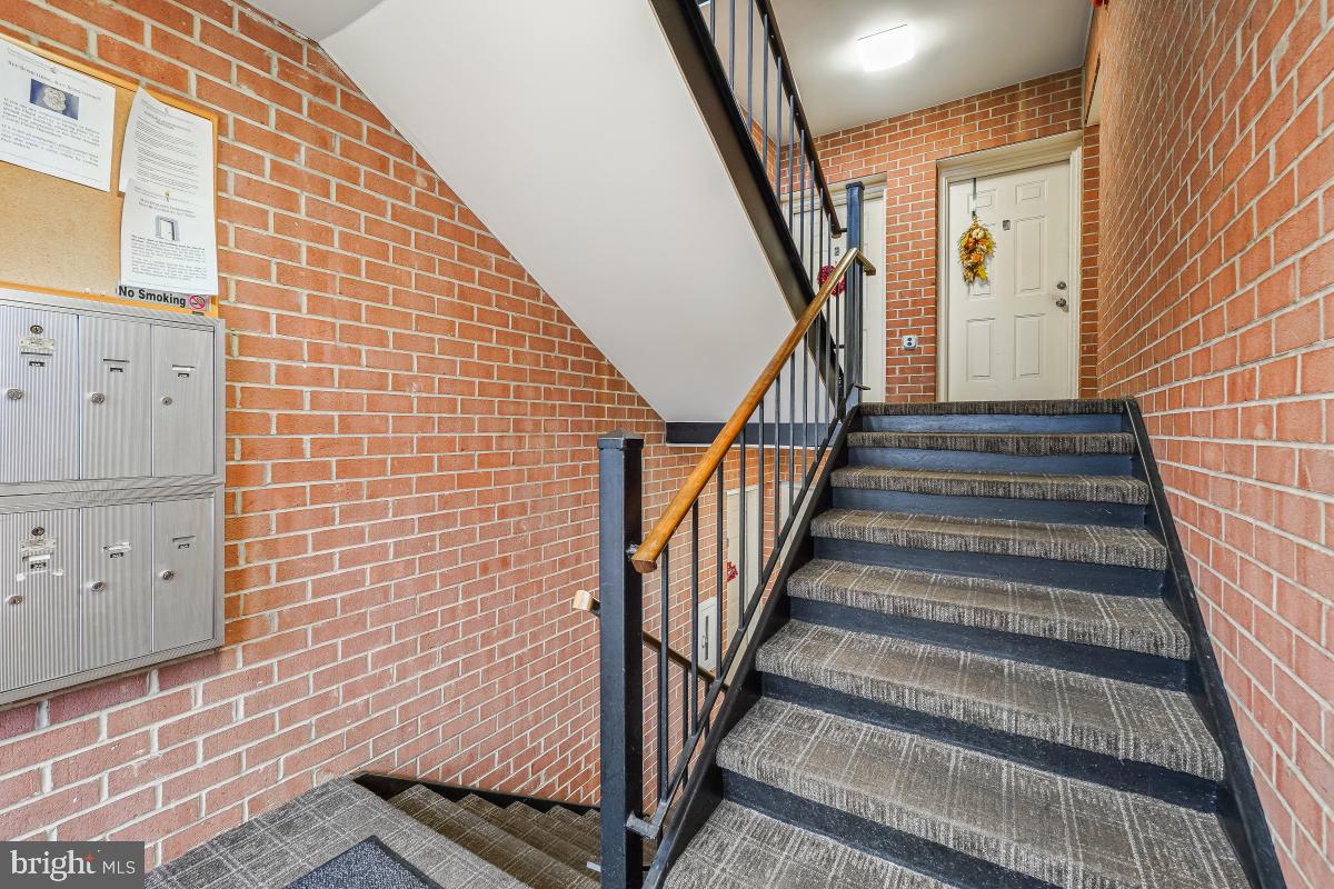 CROMWELL FOUNTAIN - Residential