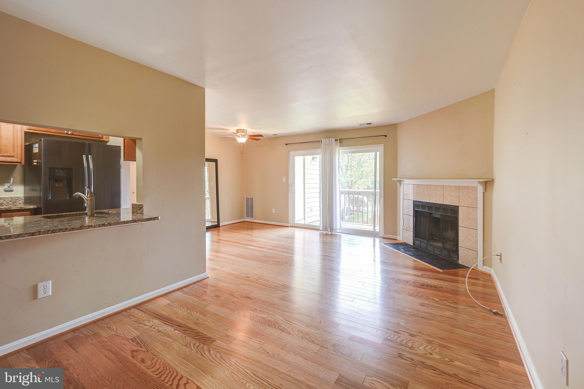 CROMWELL FOUNTAIN - Residential