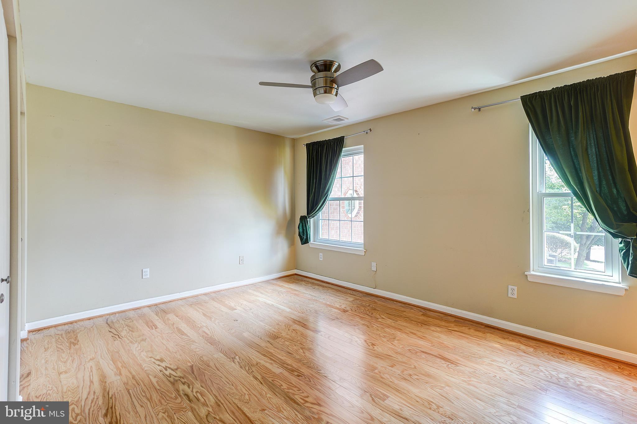 CROMWELL FOUNTAIN - Residential