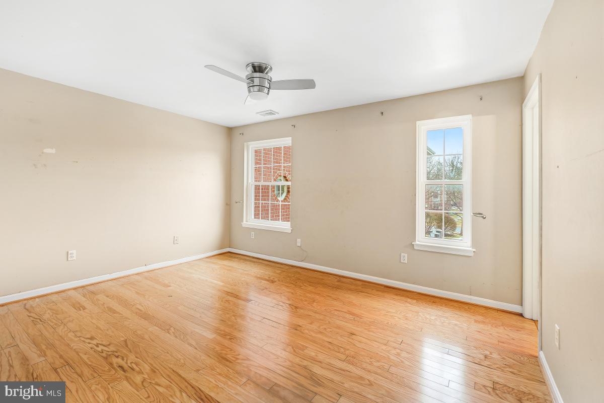 CROMWELL FOUNTAIN - Residential