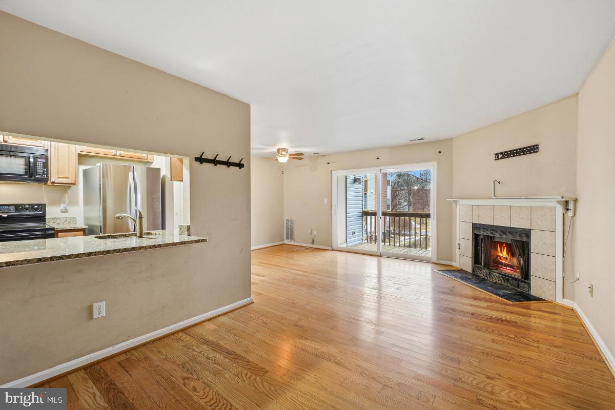 CROMWELL FOUNTAIN - Residential