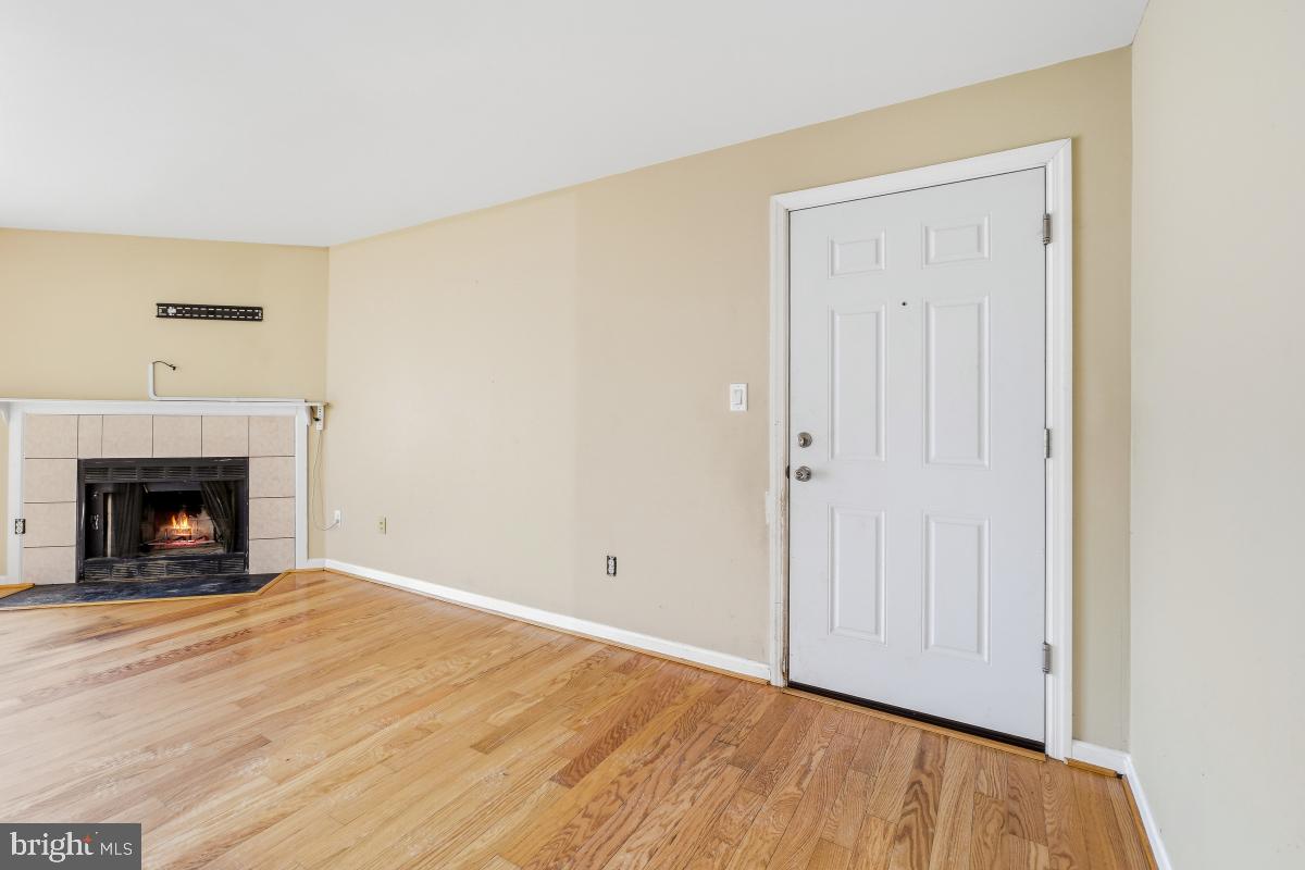 CROMWELL FOUNTAIN - Residential