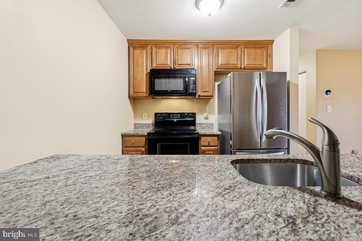 CROMWELL FOUNTAIN - Residential