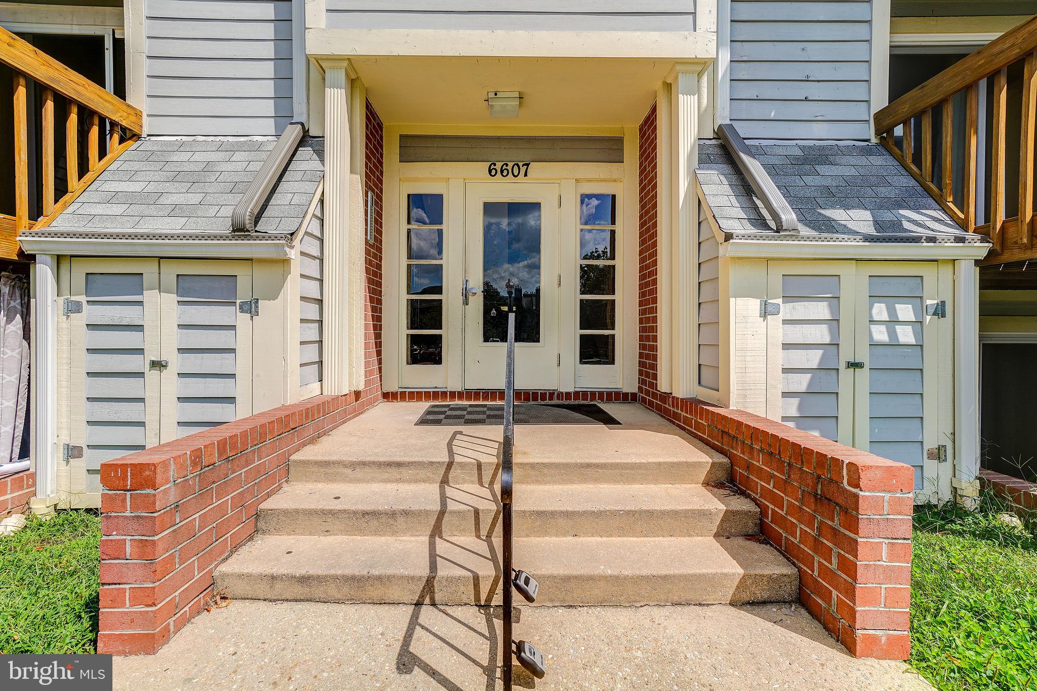 CROMWELL FOUNTAIN - Residential