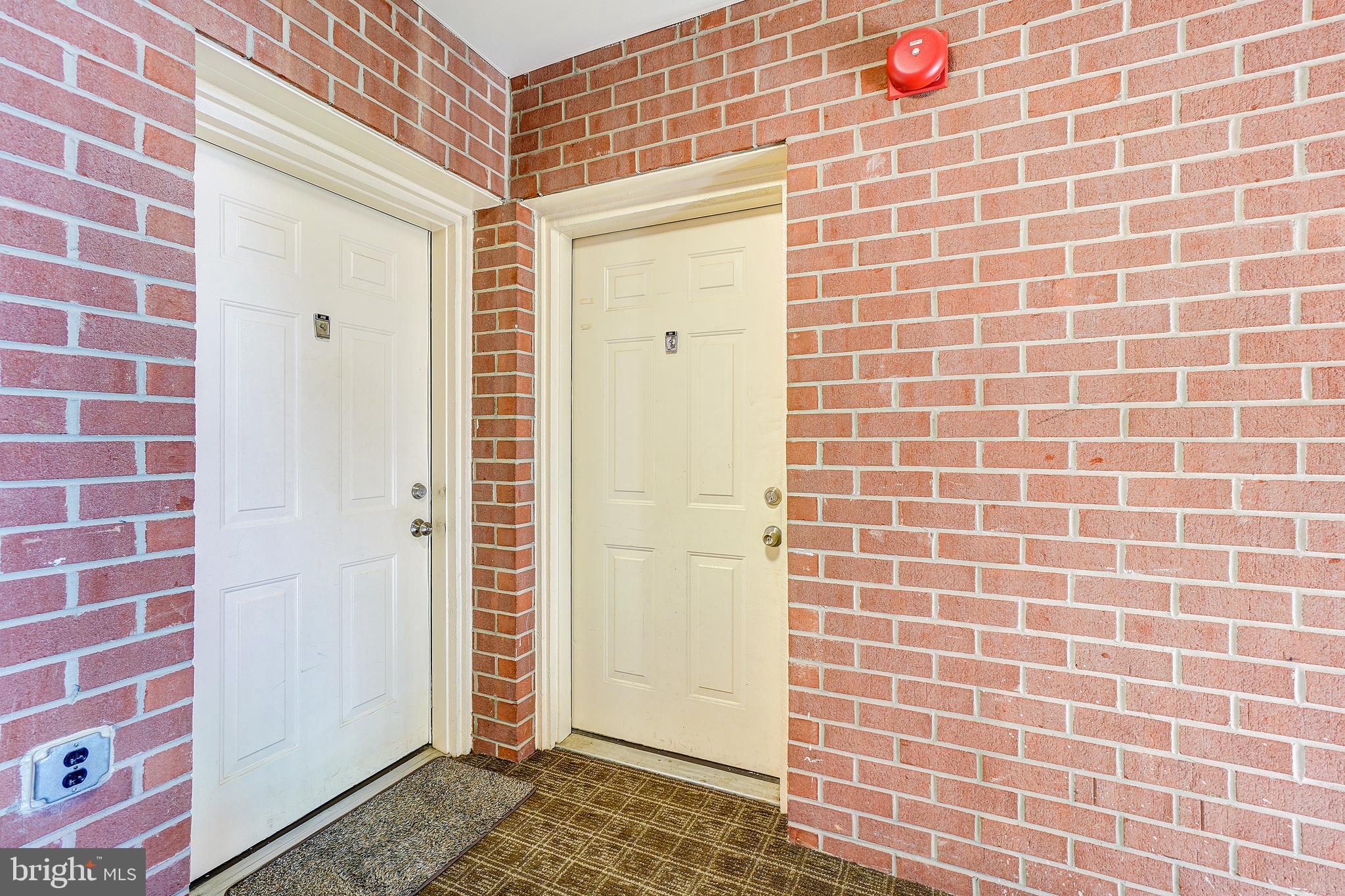 CROMWELL FOUNTAIN - Residential