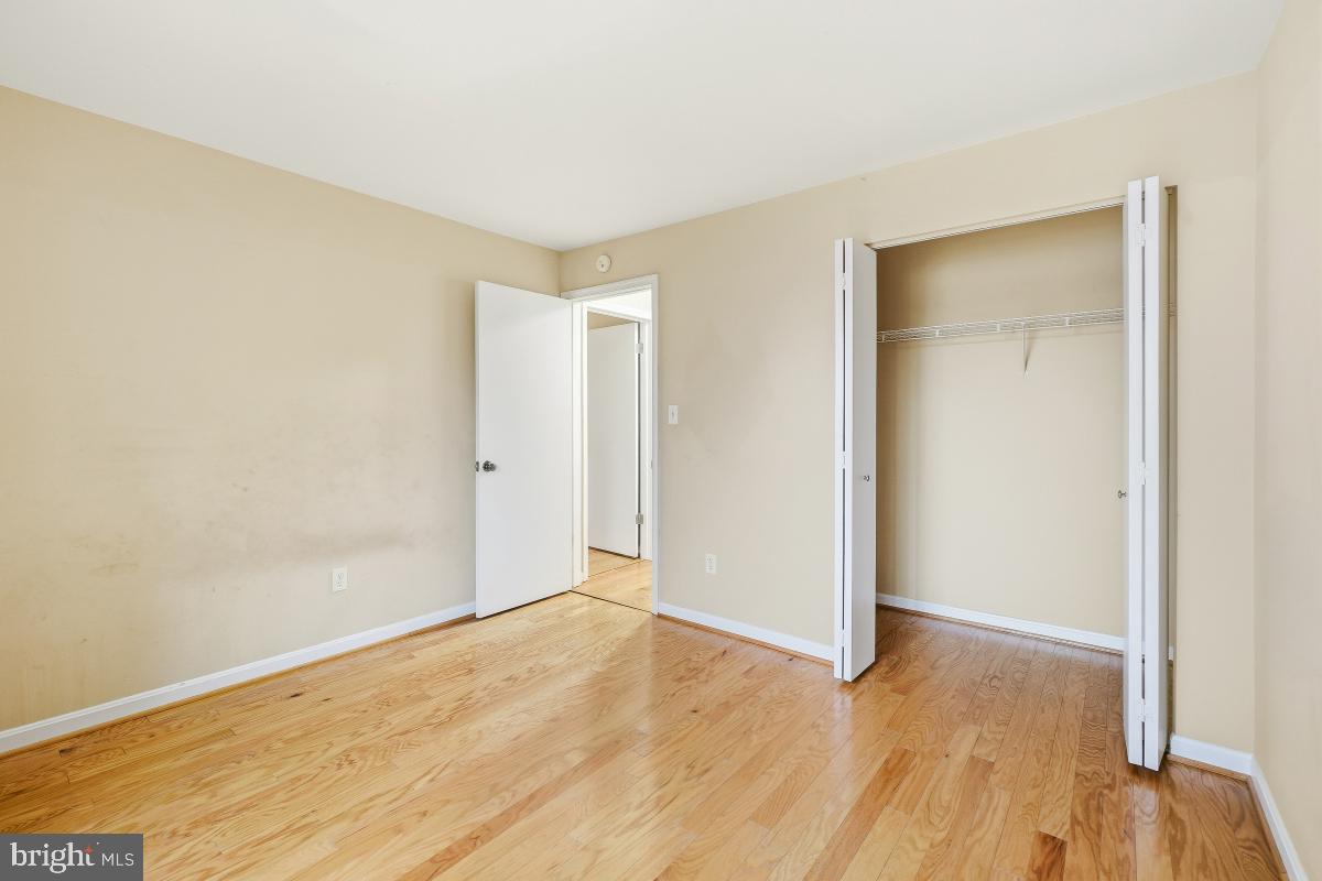 CROMWELL FOUNTAIN - Residential