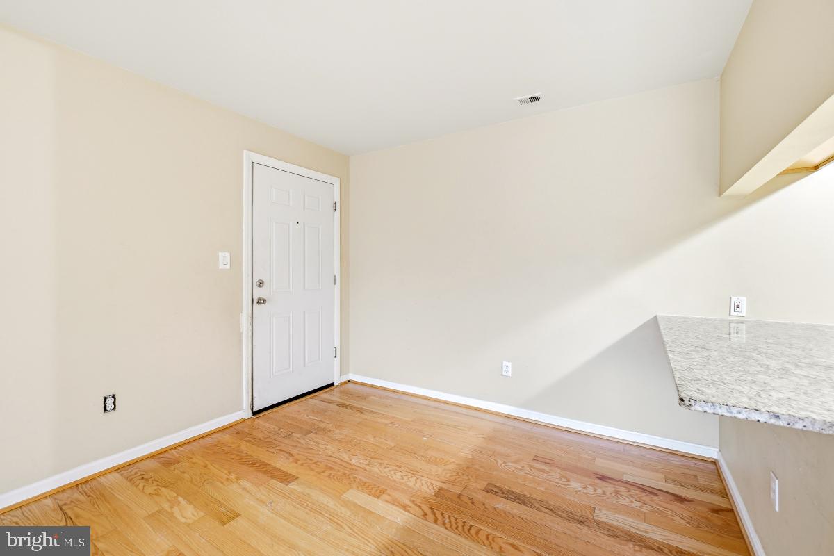 CROMWELL FOUNTAIN - Residential