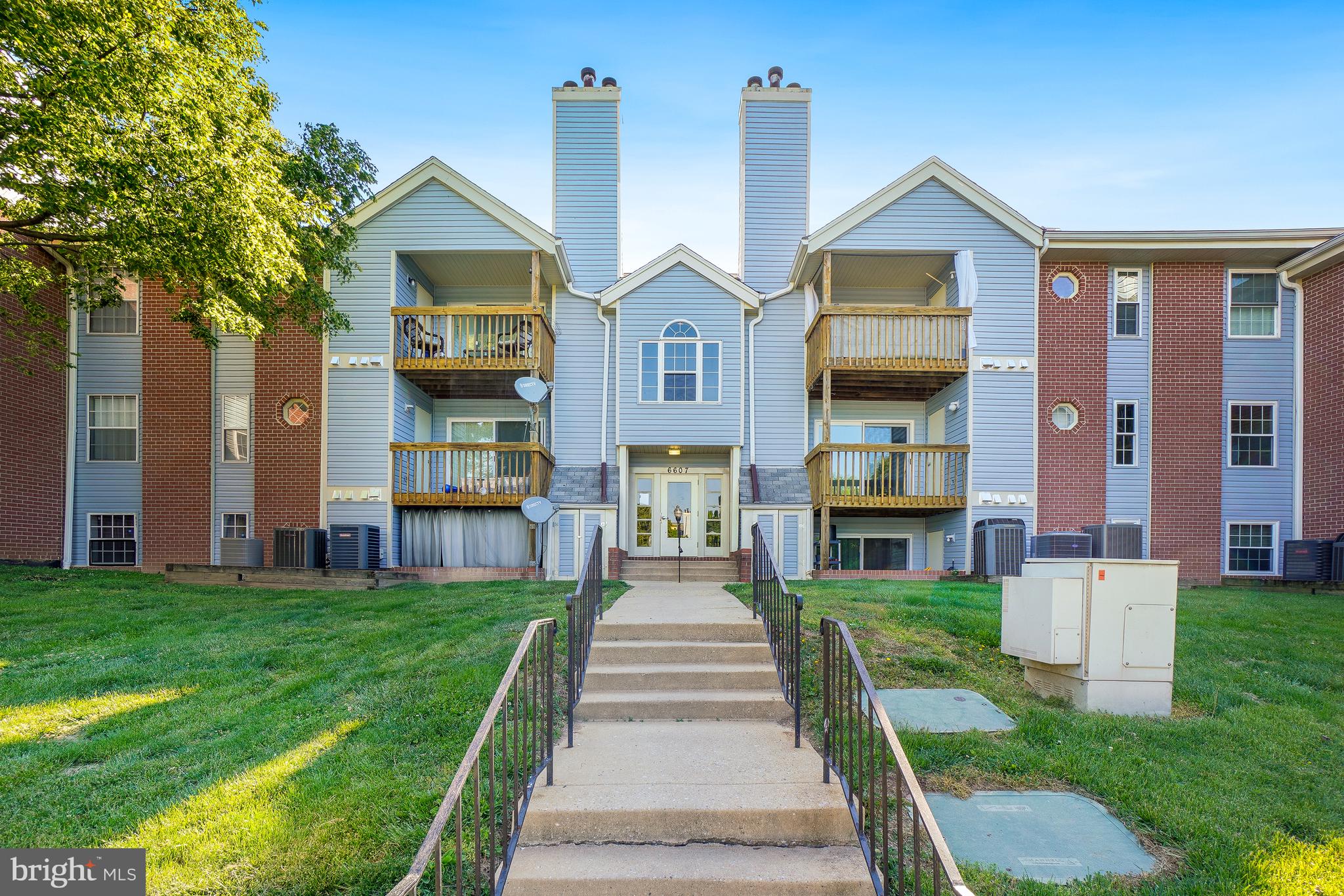 CROMWELL FOUNTAIN - Residential