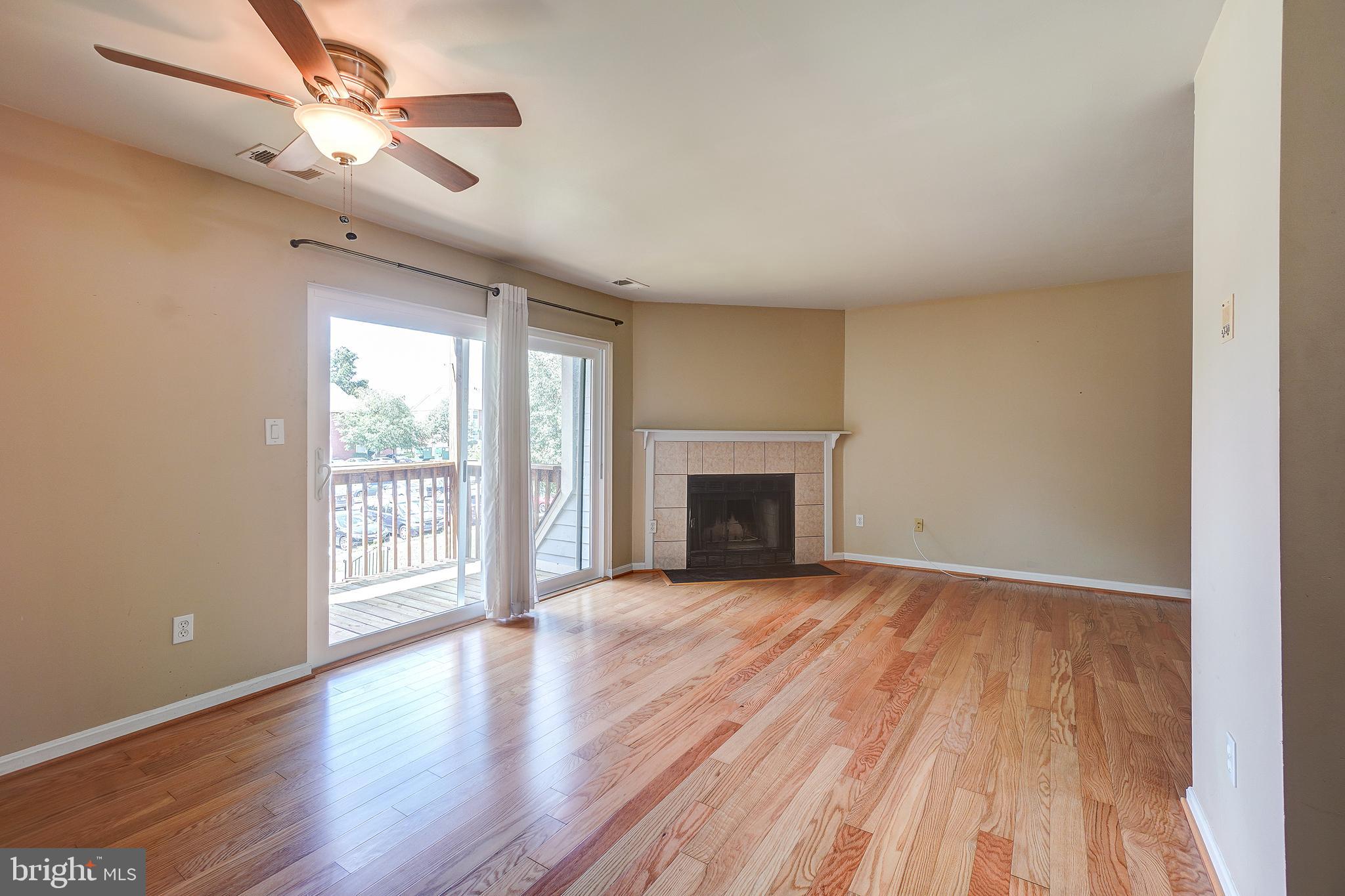 CROMWELL FOUNTAIN - Residential