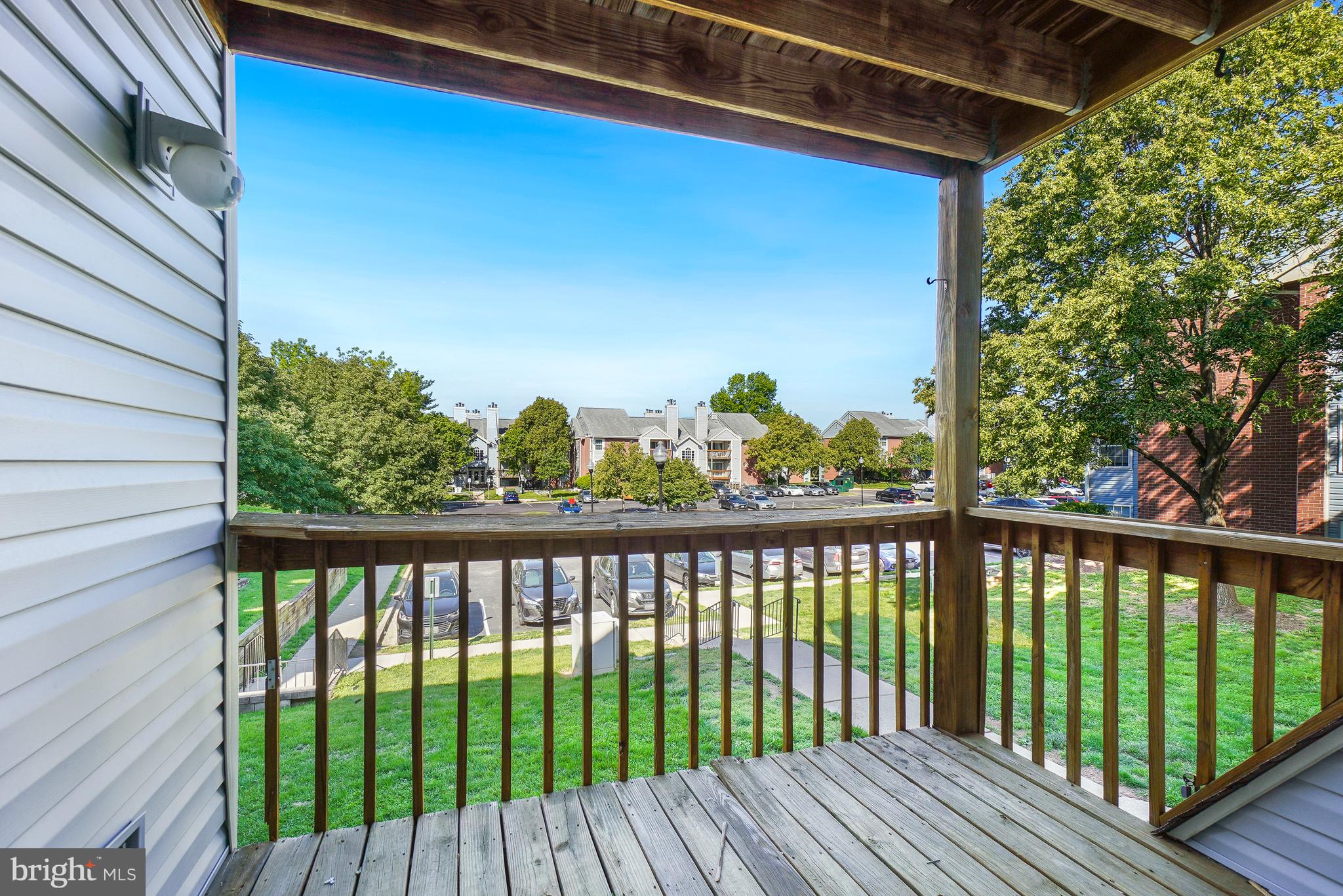 CROMWELL FOUNTAIN - Residential