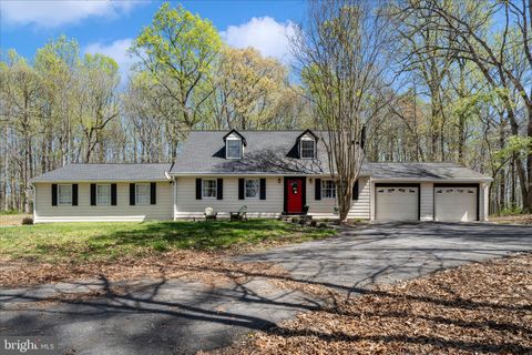 Photo of 15211 Avery Road, ROCKVILLE, MD 20855 (MLS # MDMC2223150)