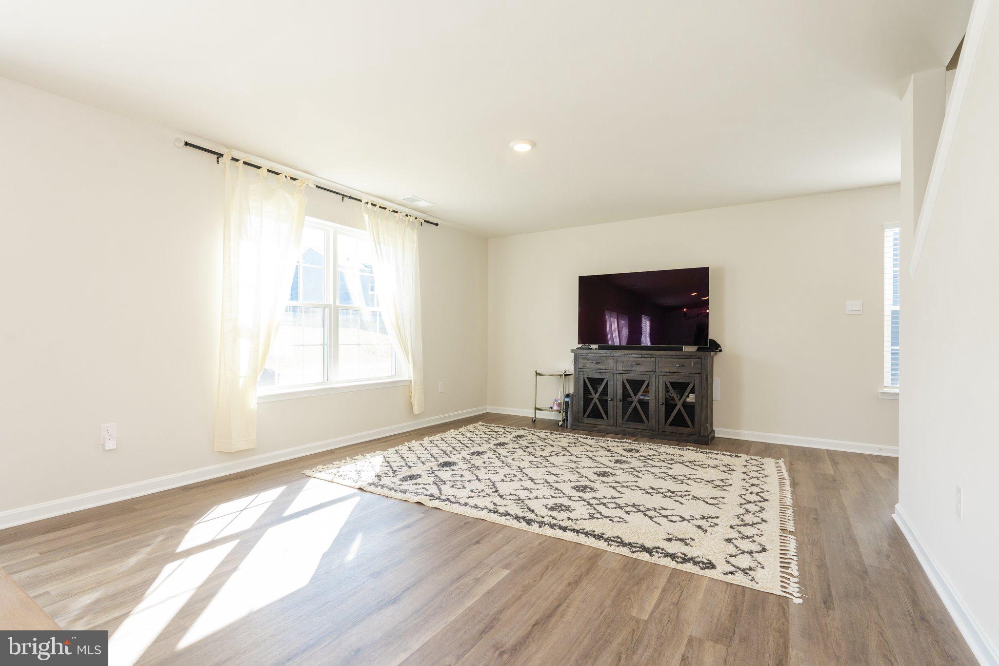 RED HILL - Residential