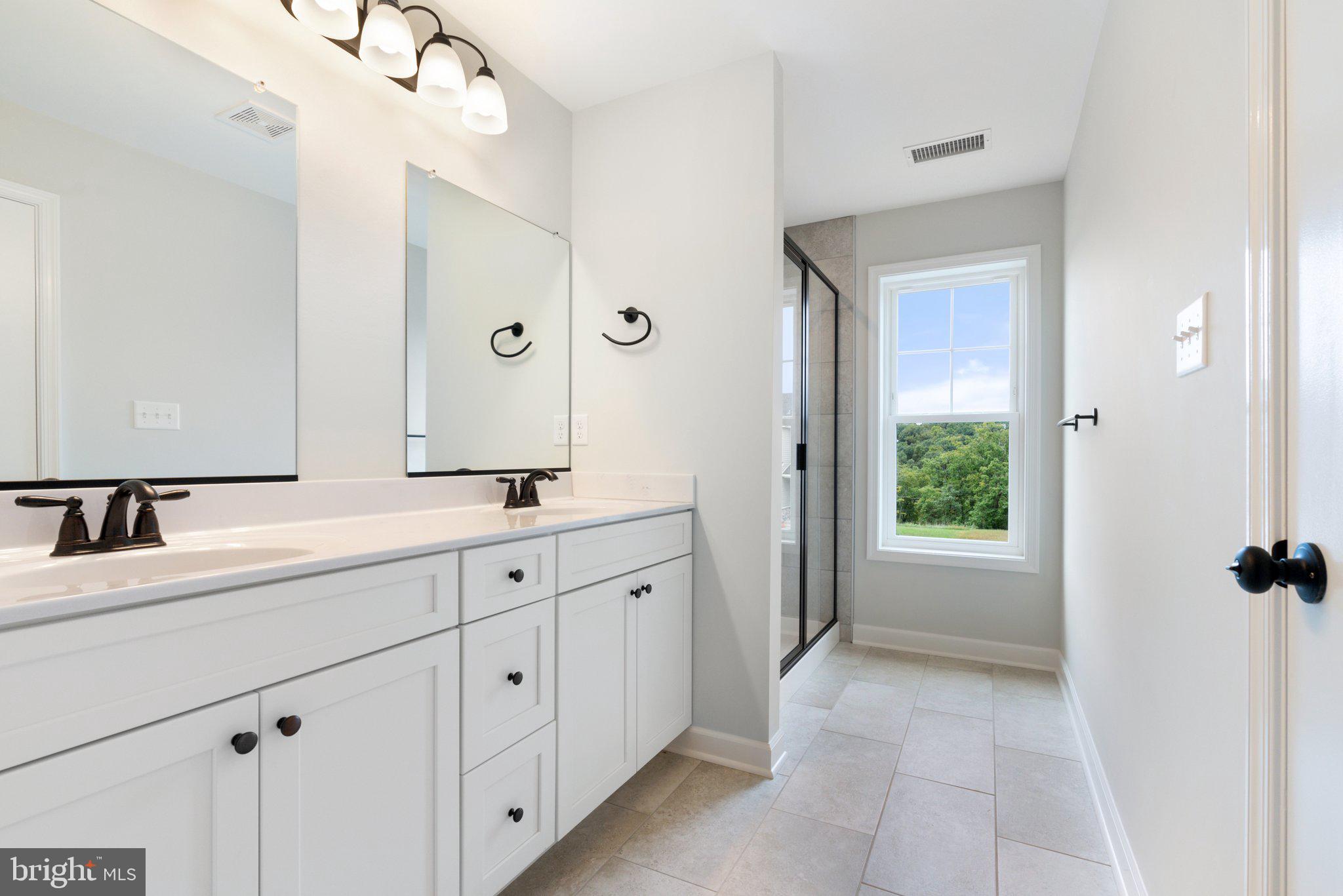 MIDDLE CREEK VISTAS - Residential