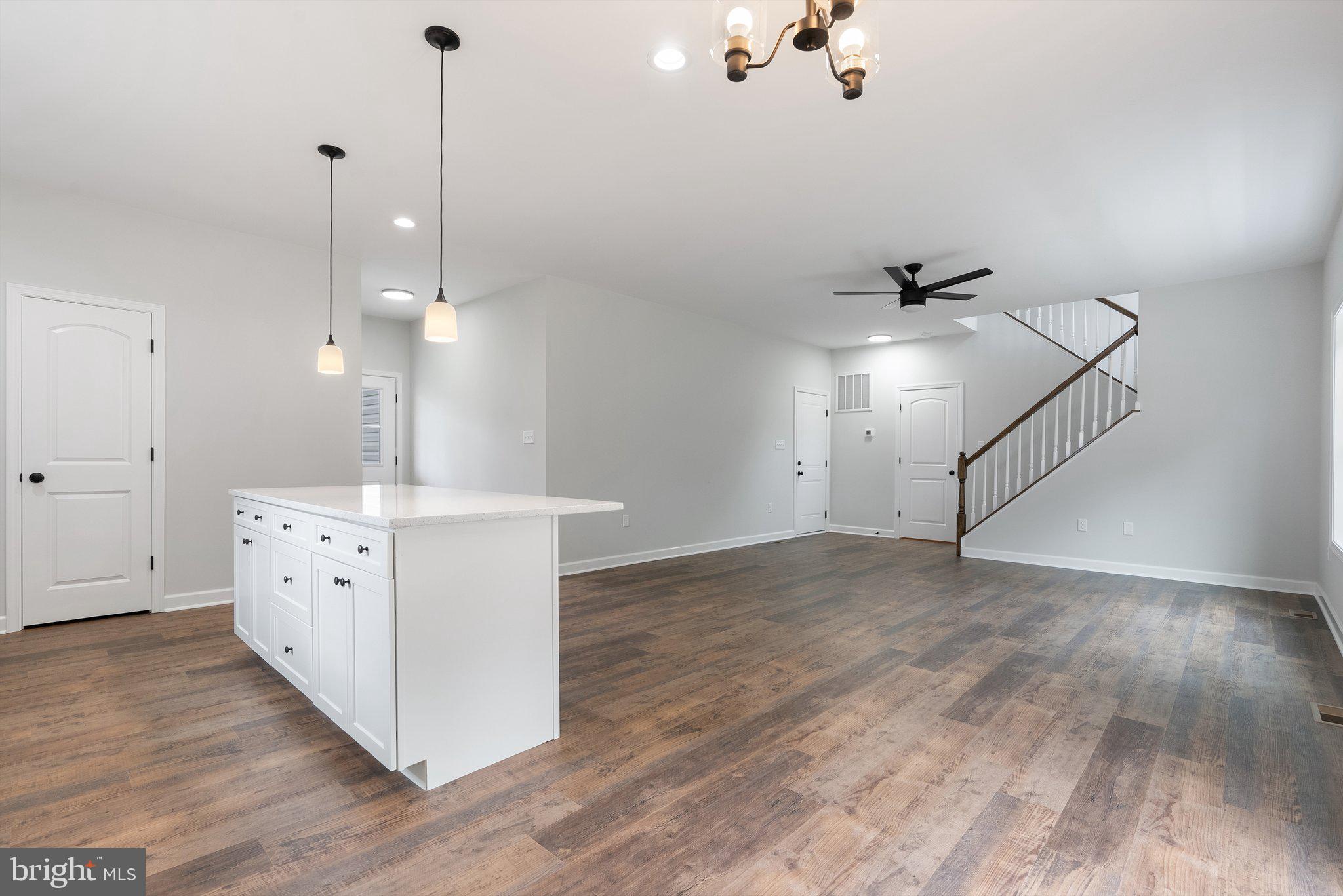 MIDDLE CREEK VISTAS - Residential