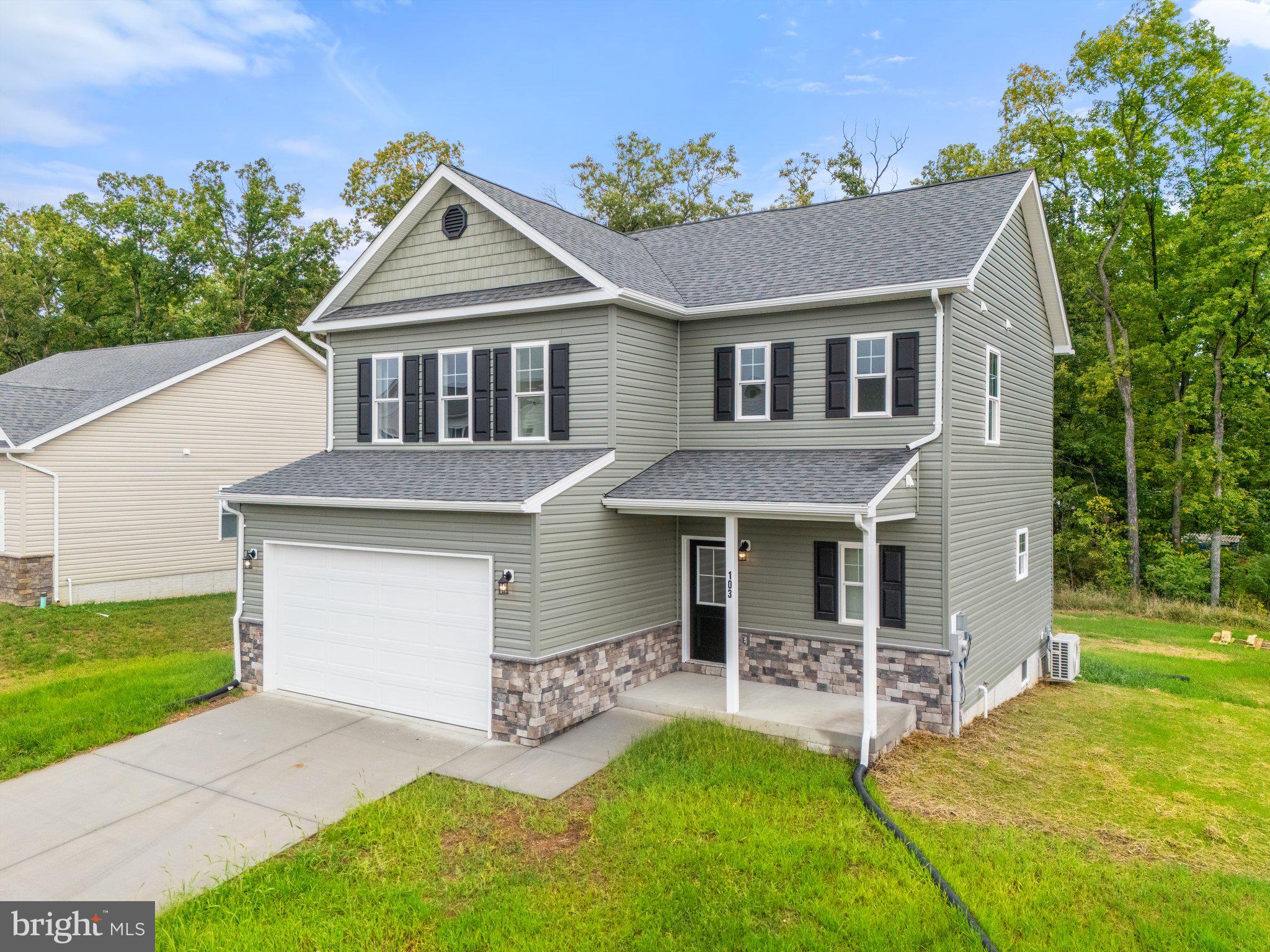 MIDDLE CREEK VISTAS - Residential