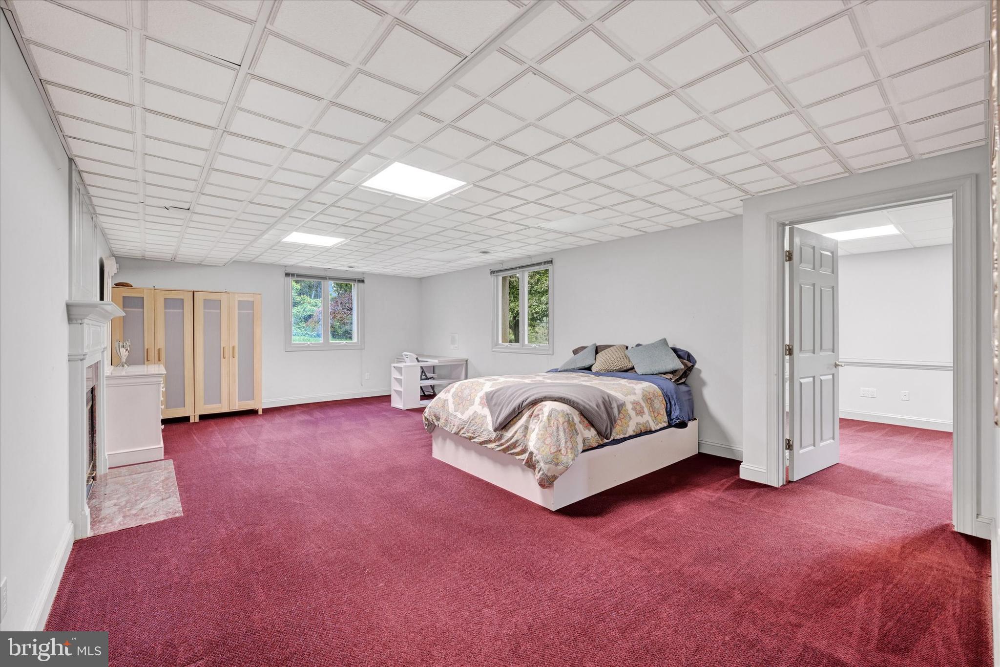 BLENHEIM FARM - Residential