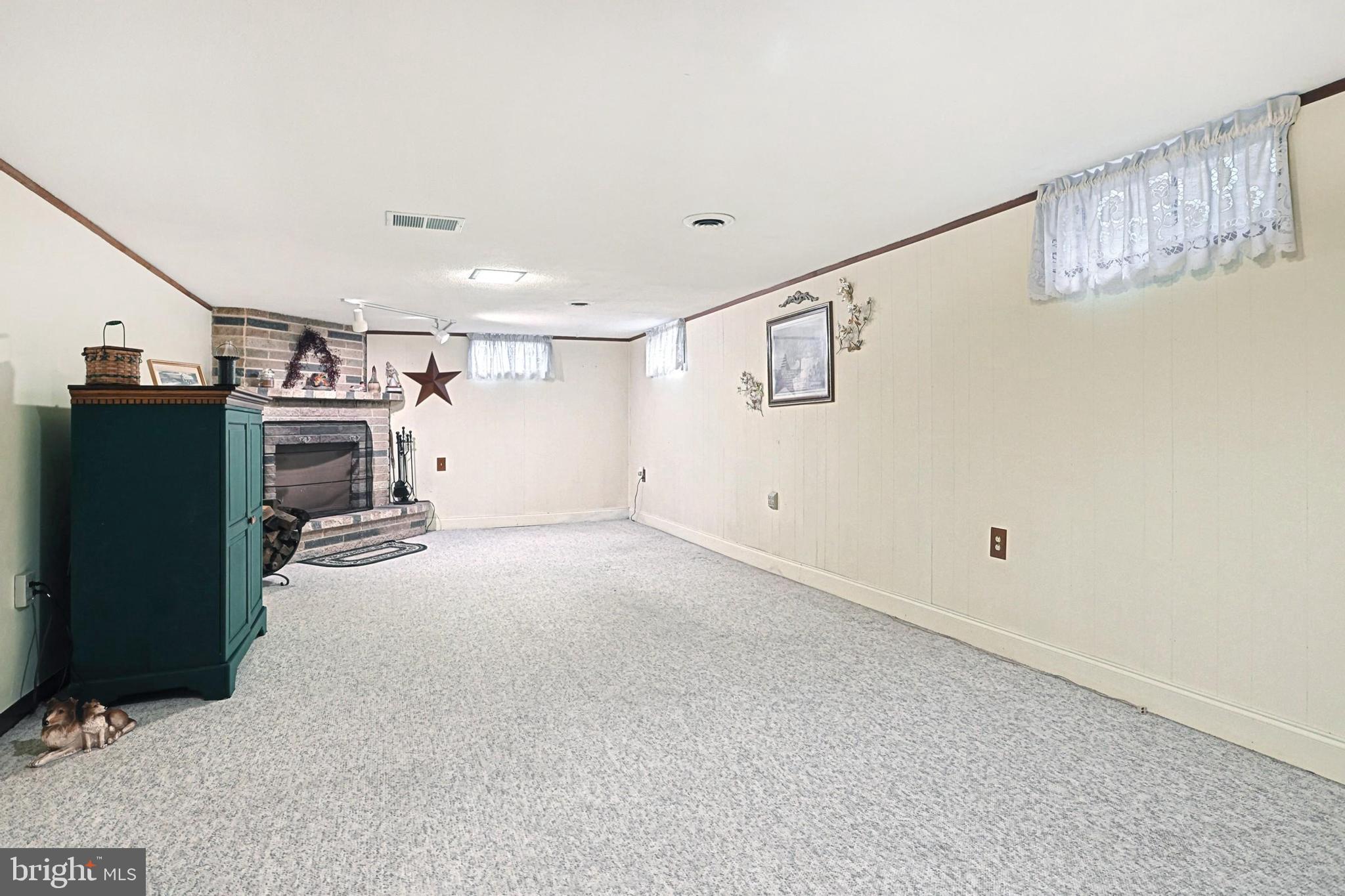 LAKE WILLIAMS - Residential