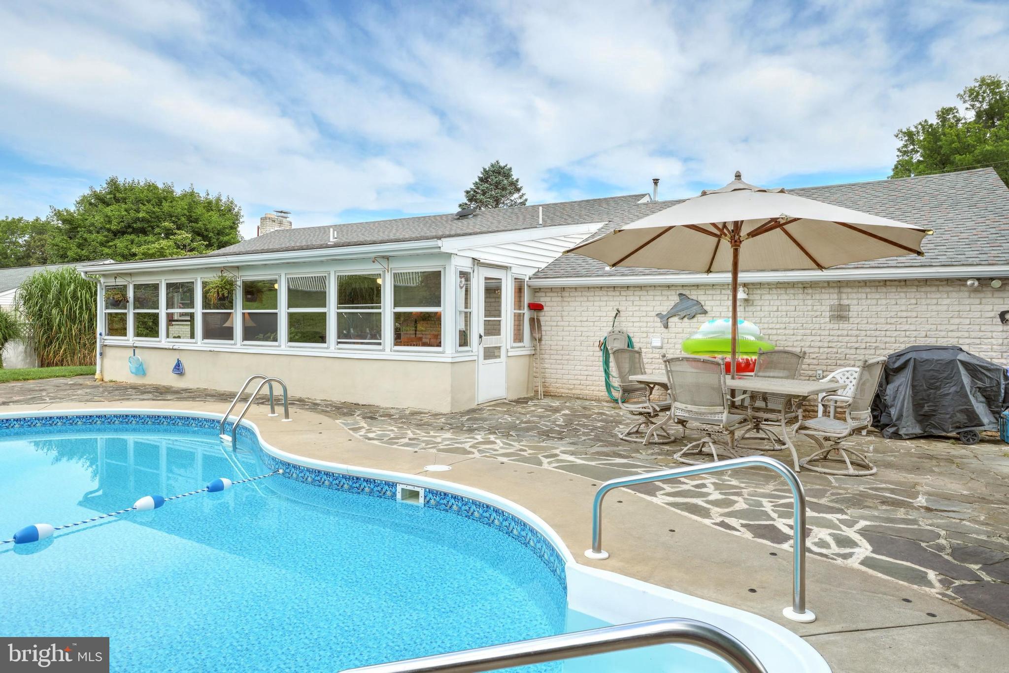 LAKE WILLIAMS - Residential