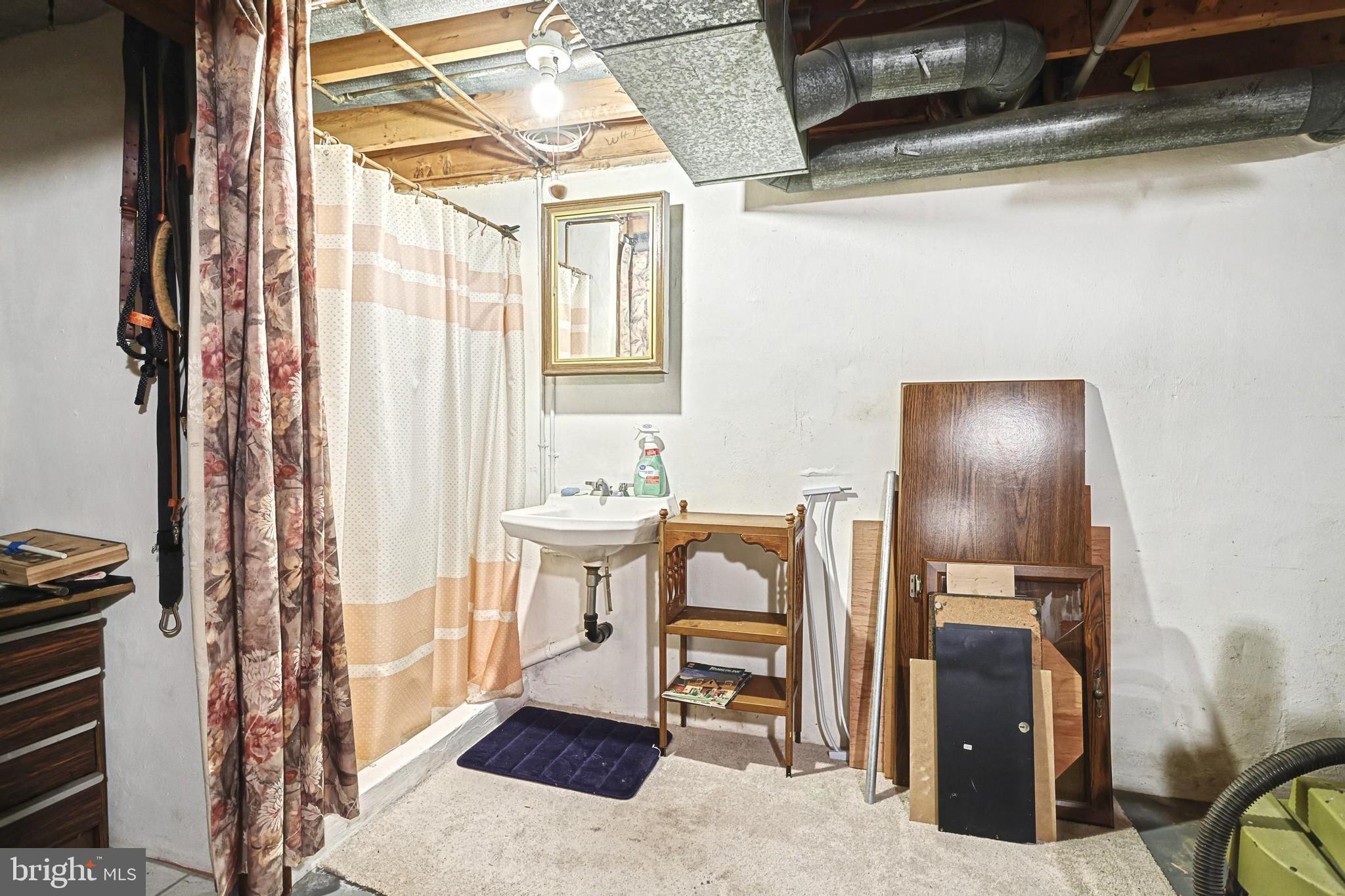 LAKE WILLIAMS - Residential