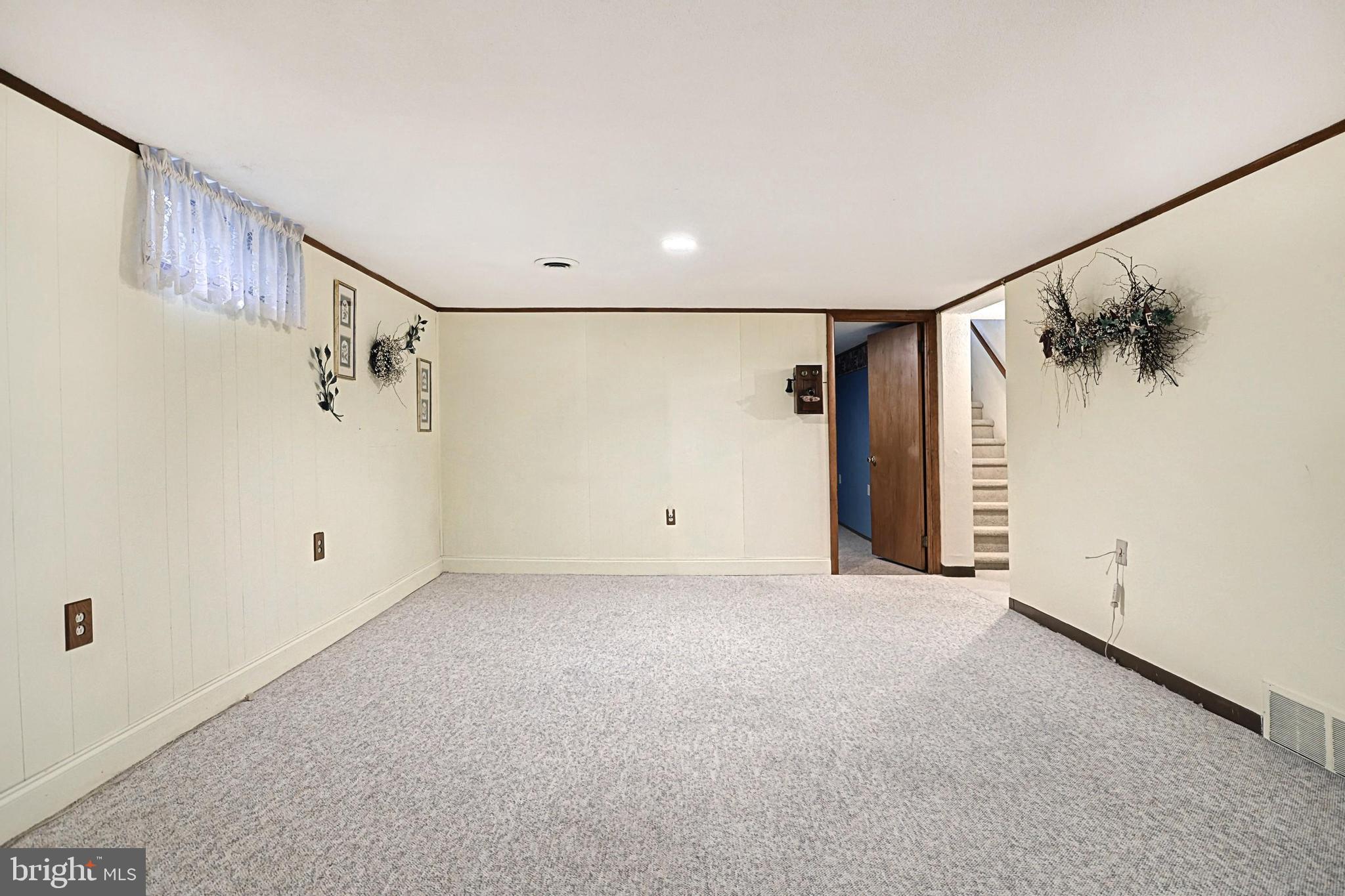 LAKE WILLIAMS - Residential