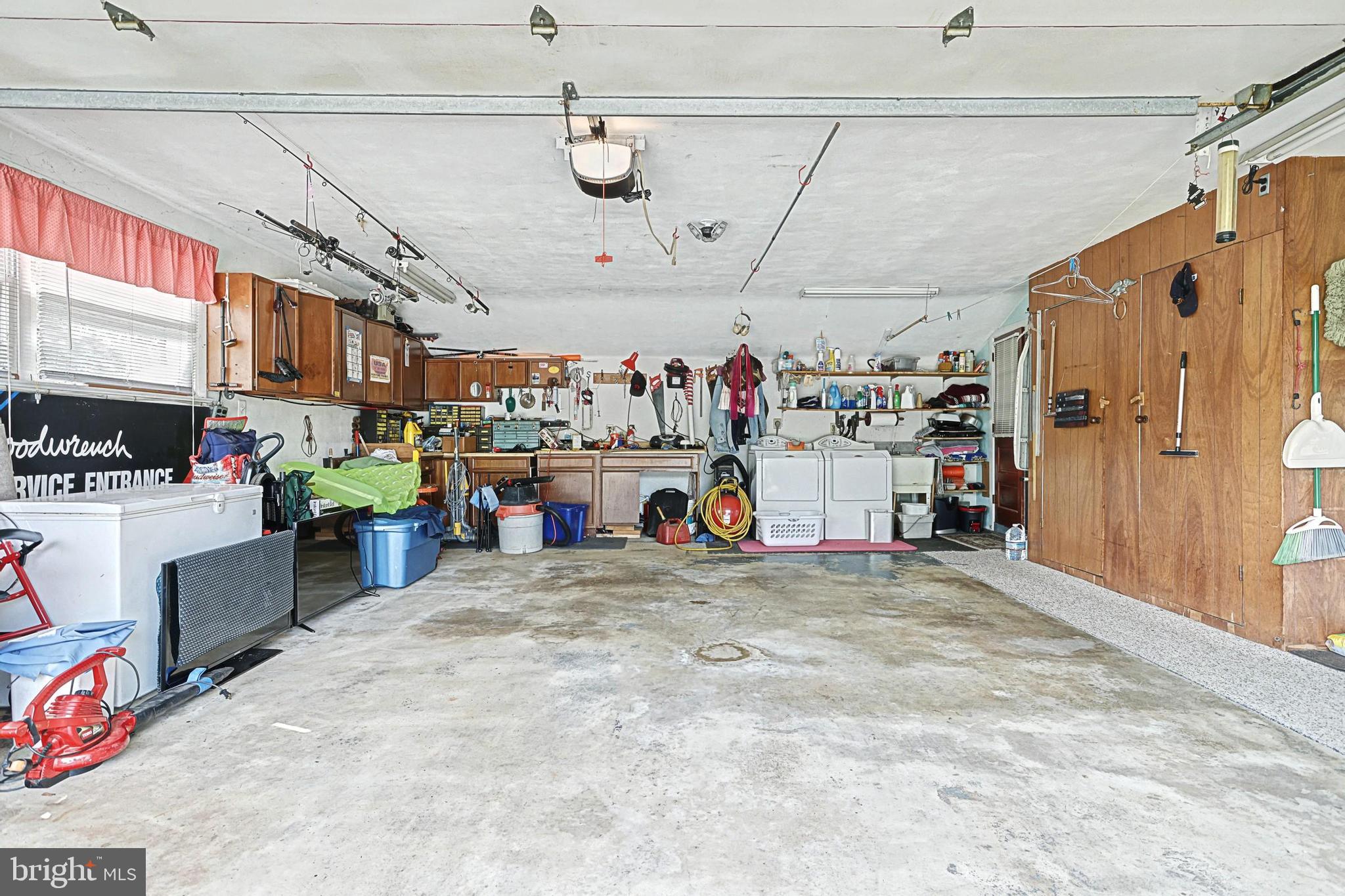 LAKE WILLIAMS - Residential