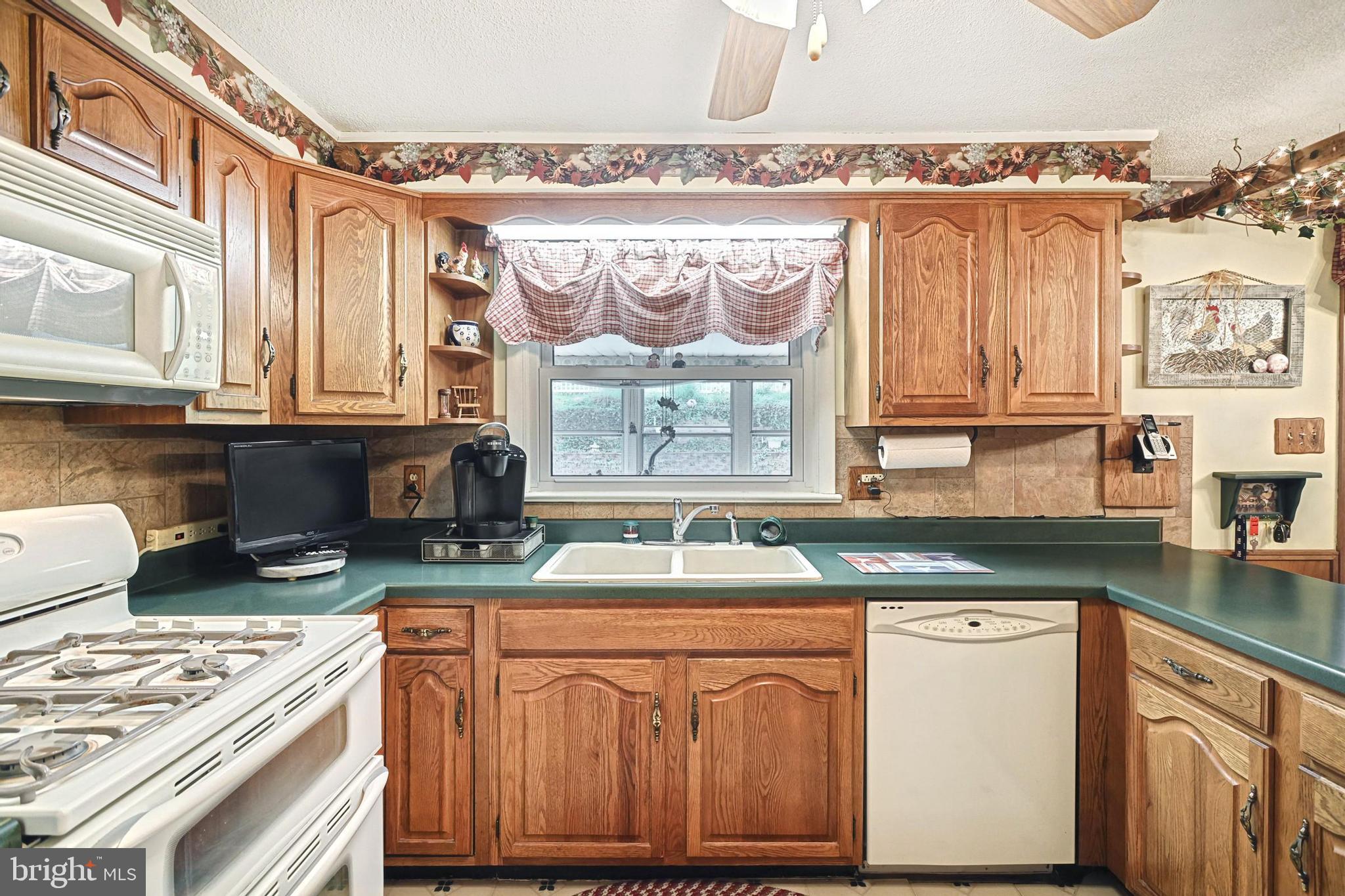 LAKE WILLIAMS - Residential