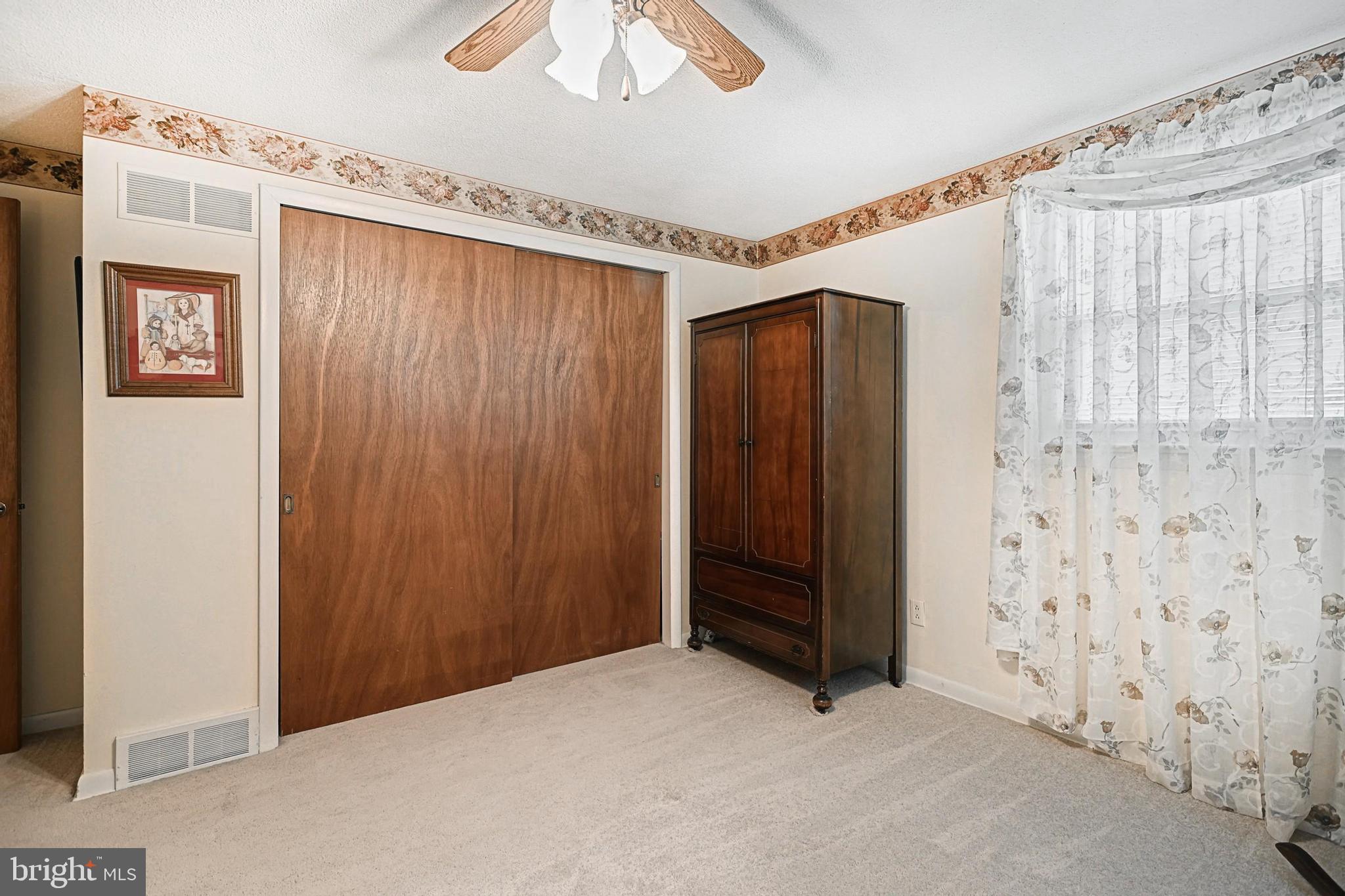 LAKE WILLIAMS - Residential