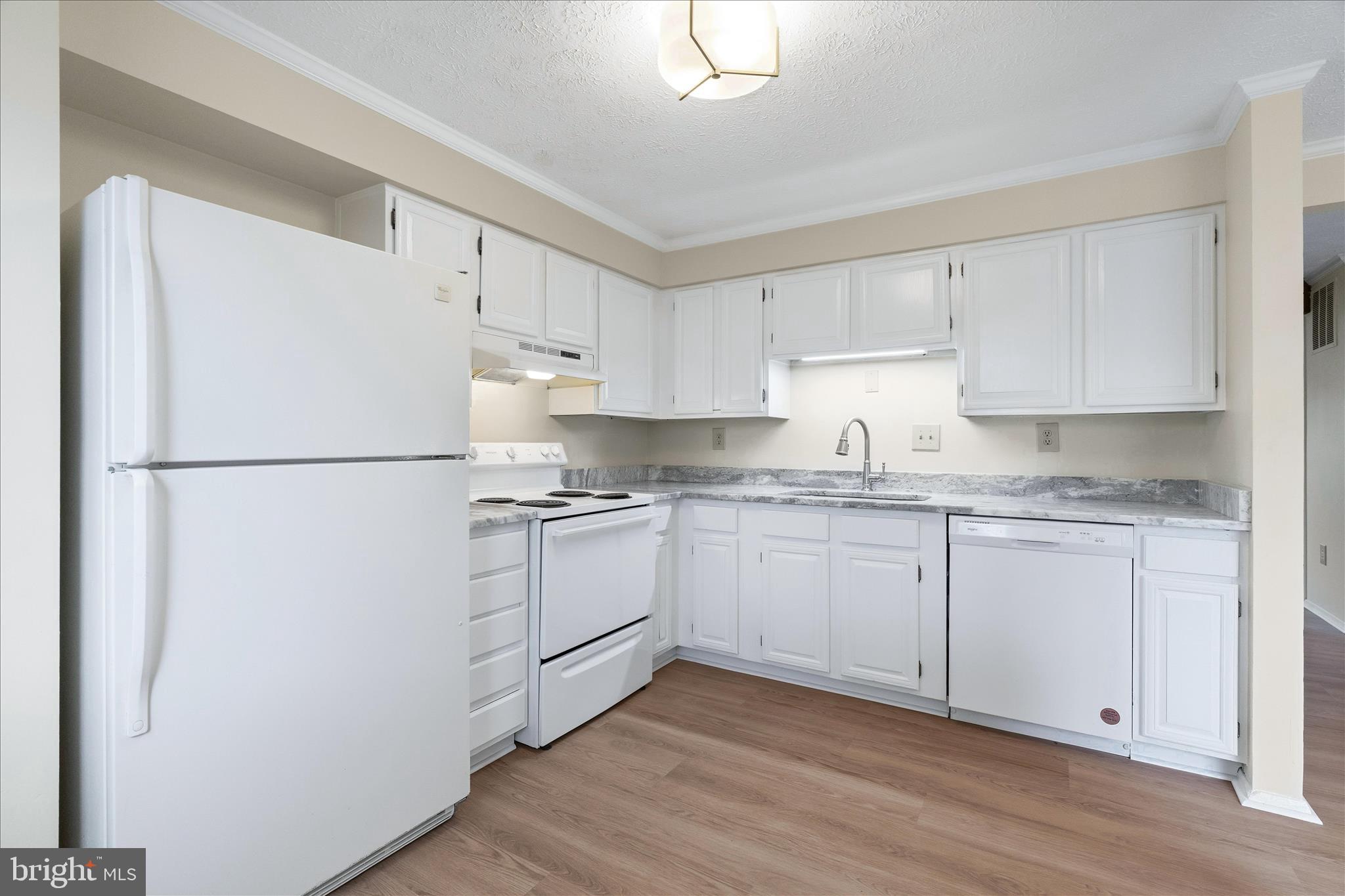 AMBER MEADOWS - Residential