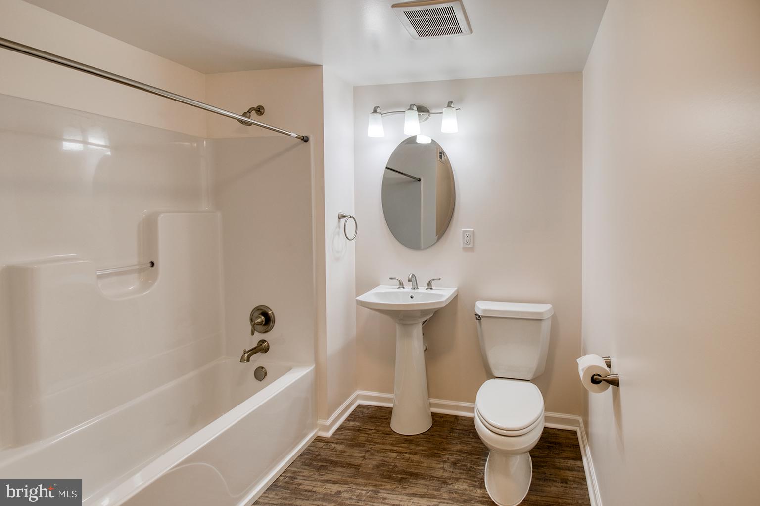 WOODSIDE STATION - Residential Lease