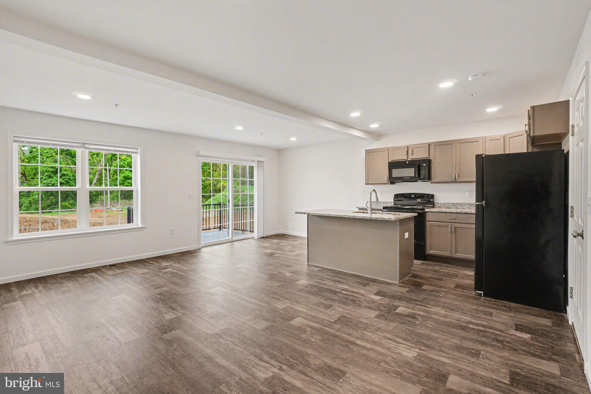 24 SAND ST