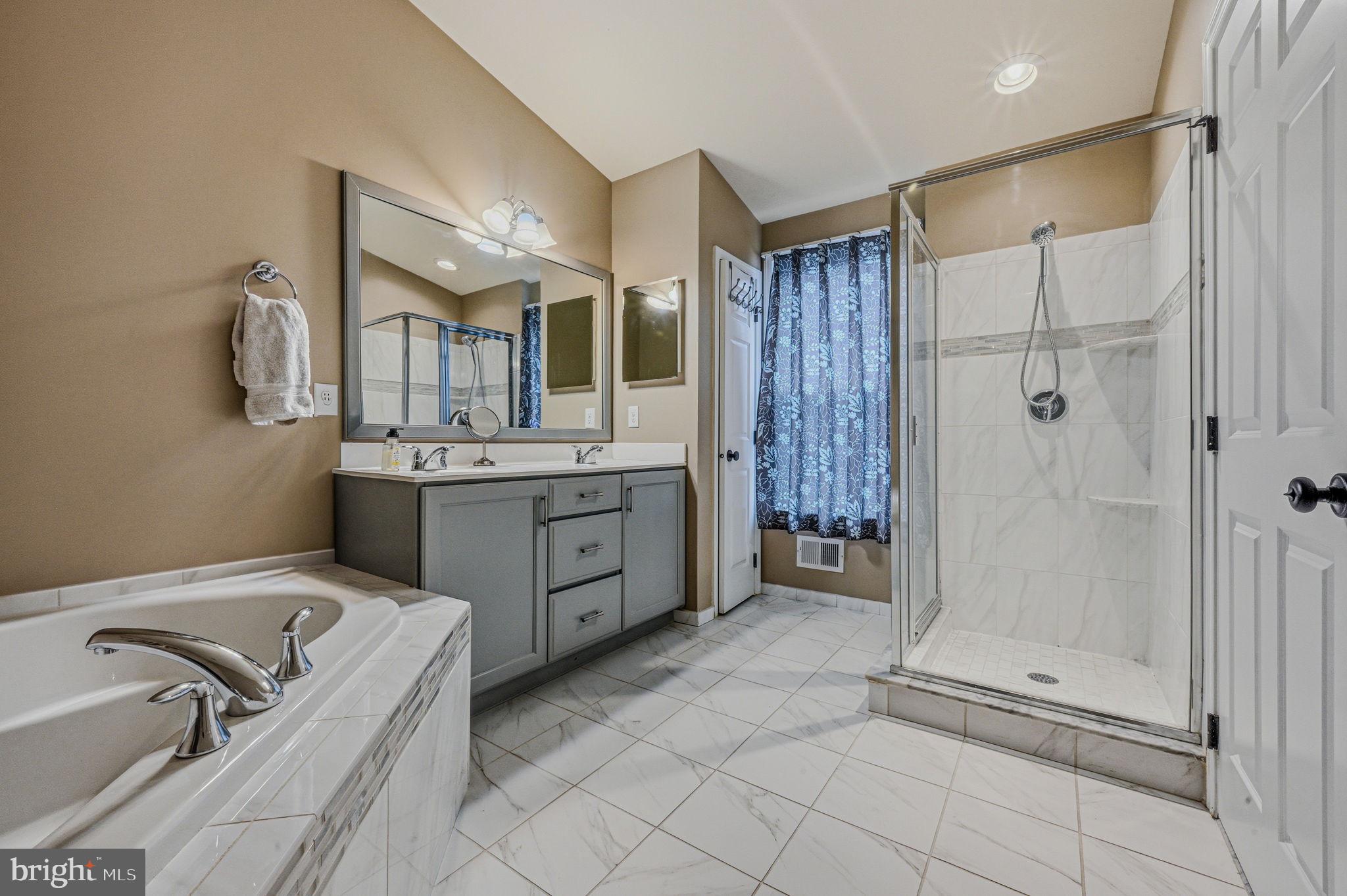 RAVENSCLIFF - Residential