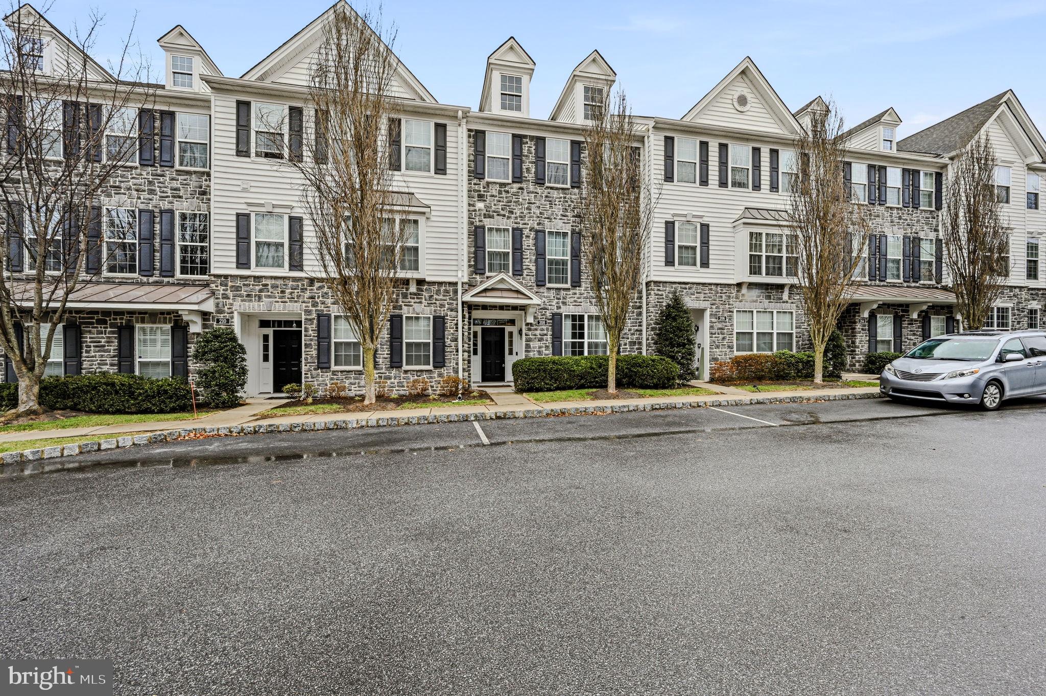 RAVENSCLIFF - Residential