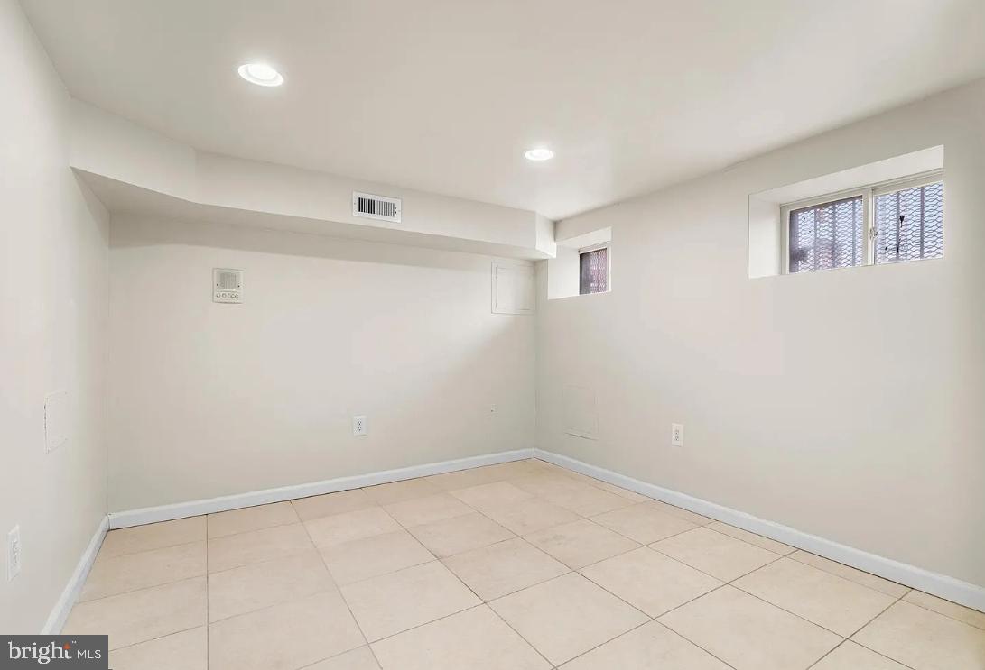 UPTON - Residential Lease