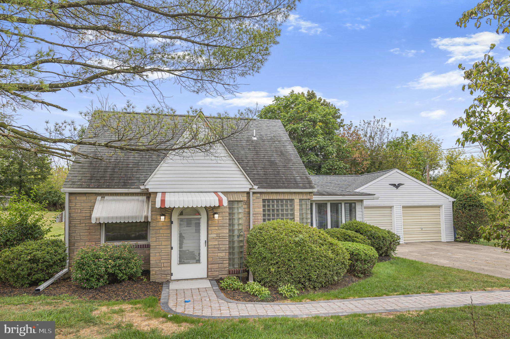 219 S PLEASANT VIEW ROAD
