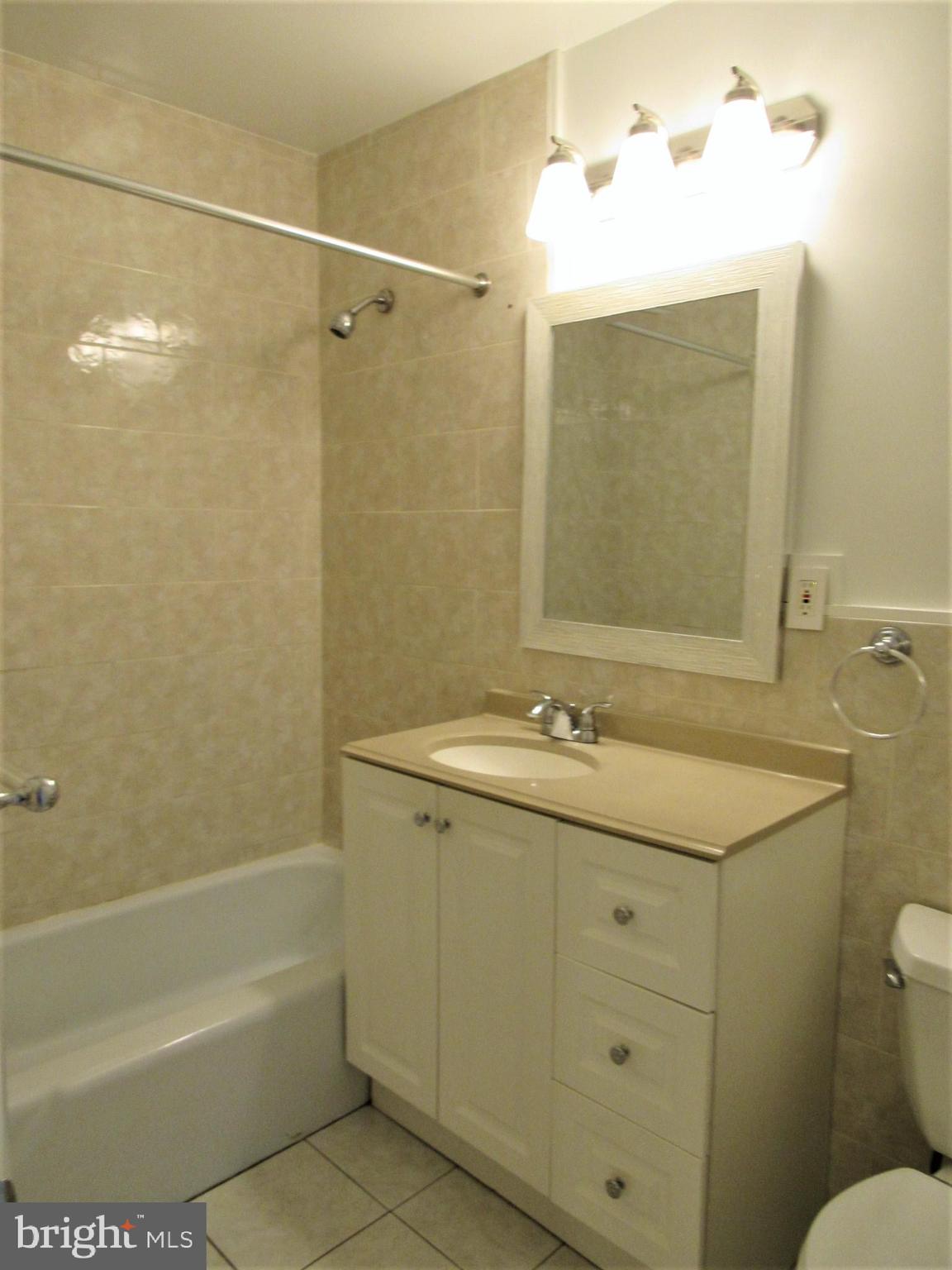 SOUTHGATE SQUARE CLUSTER - Residential Lease