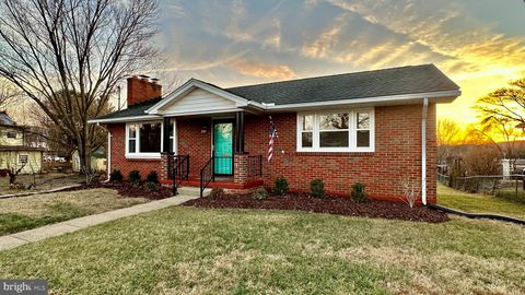 Homes For Sale - 201 Woodland Avenue<br/> LURAY, VA 22835