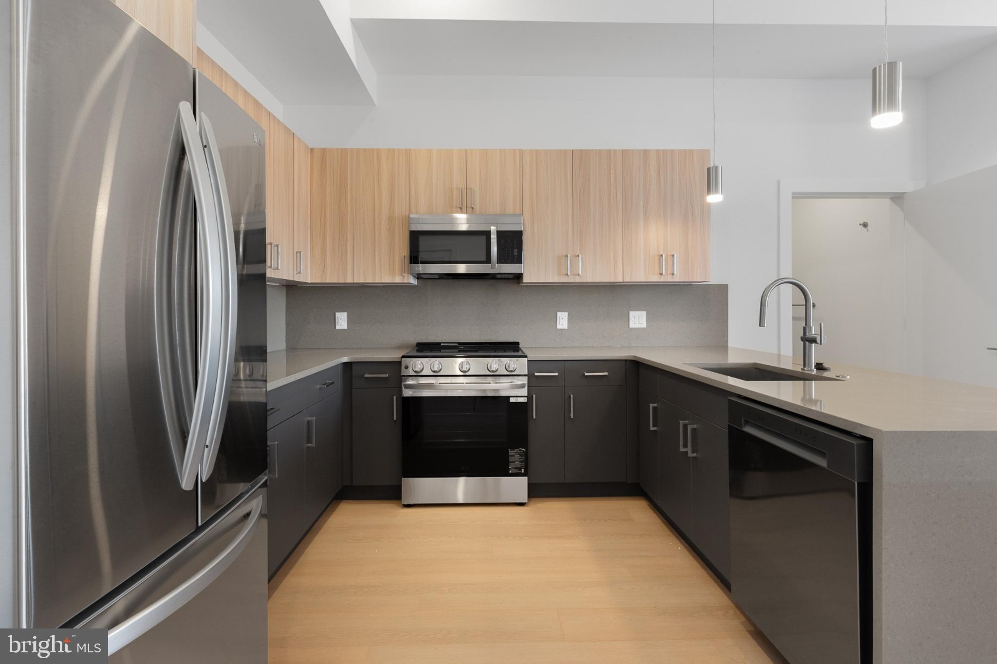 1731 TILGHMAN STREET PH4