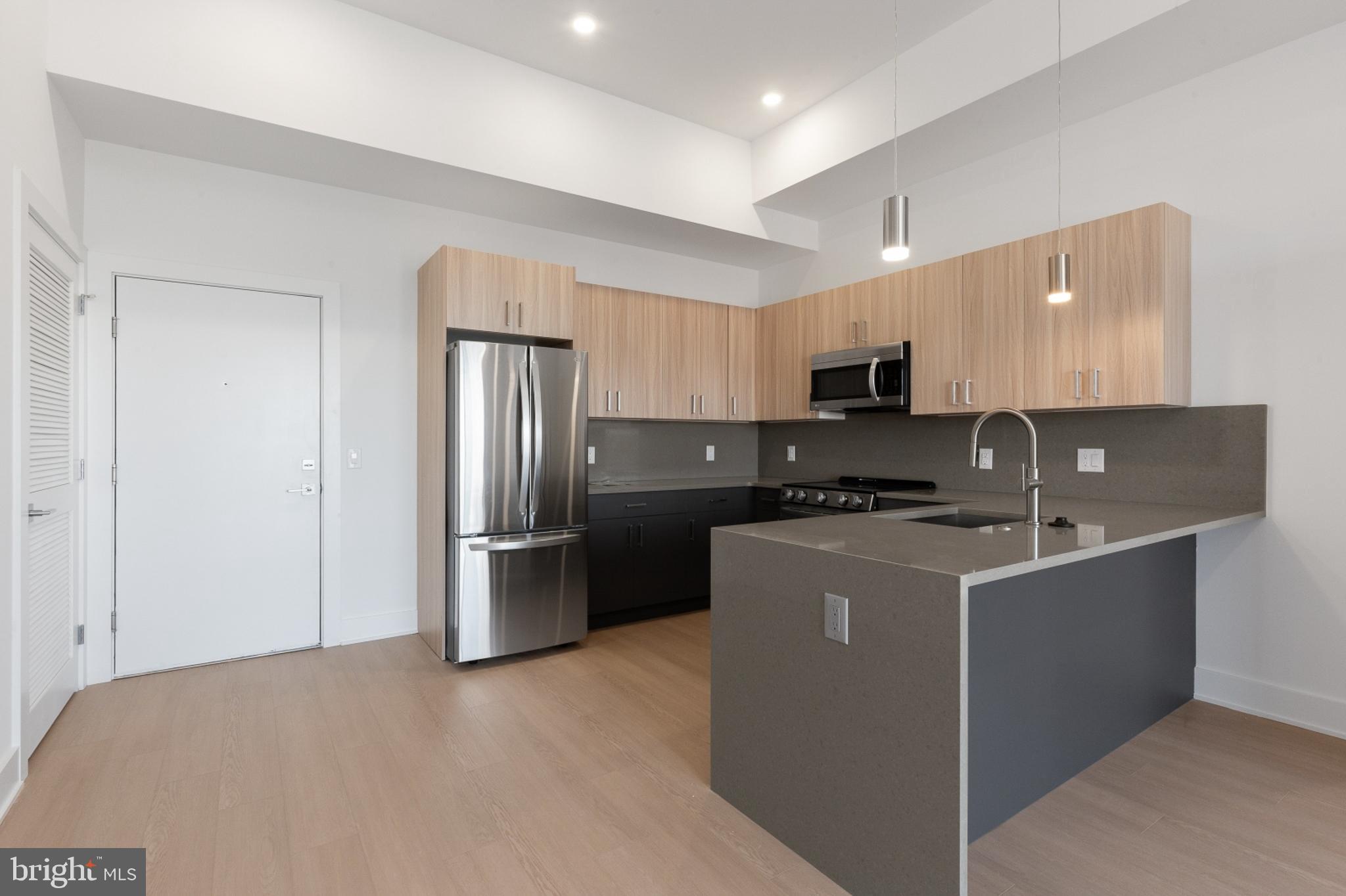 1731 TILGHMAN STREET PH4