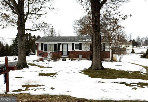 883 KING STREET LEWISBERRY PA 17339