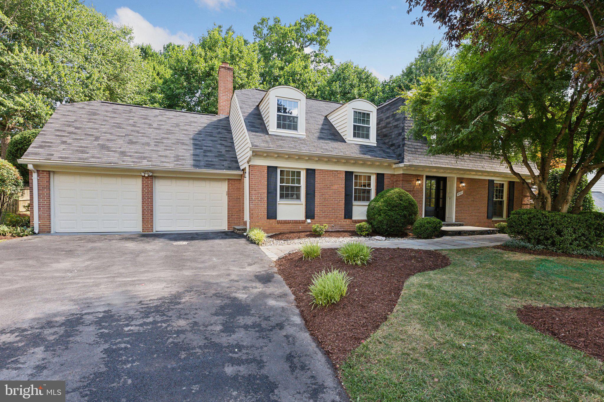 PINE KNOLLS - Residential