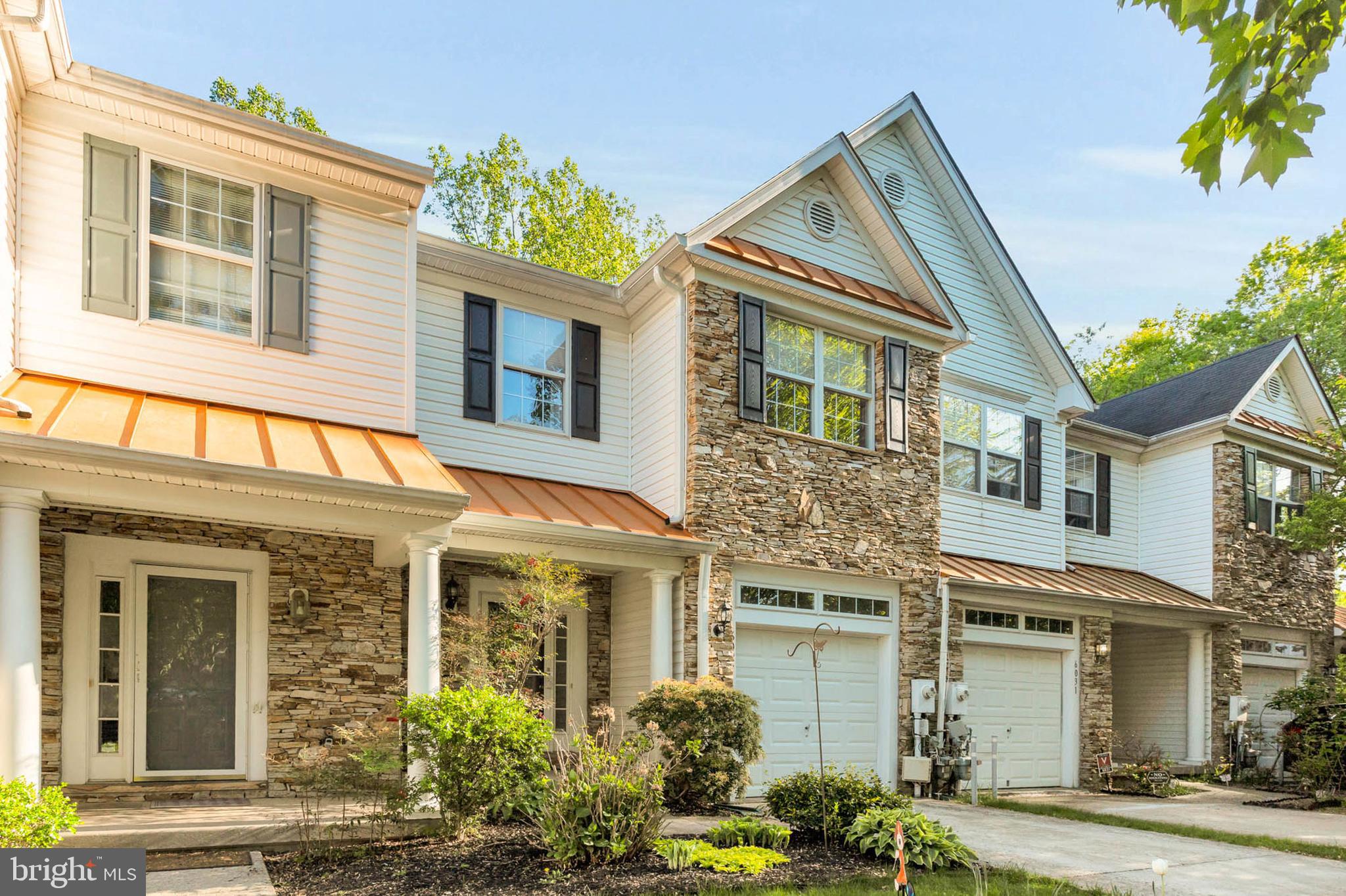6029 BLUE POINT COURT