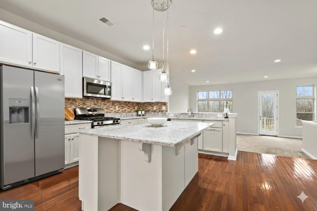 WALNUT WALK - Residential