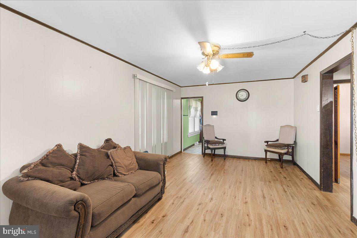 21 BUTTONWOOD DRIVE